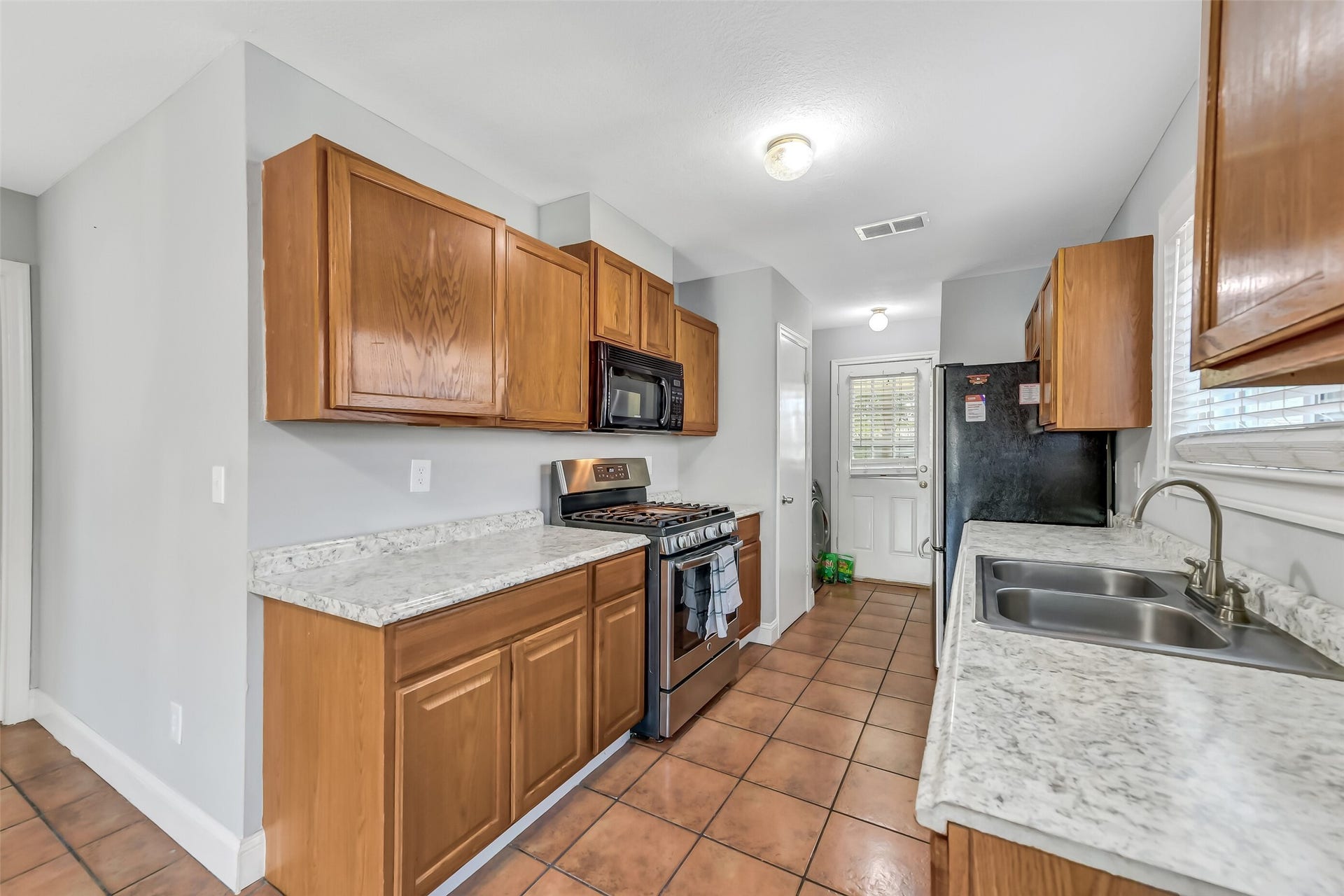6335 Danshire Court, Houston, TX 77049 6335 Danshire Court, Houston, TX 77049