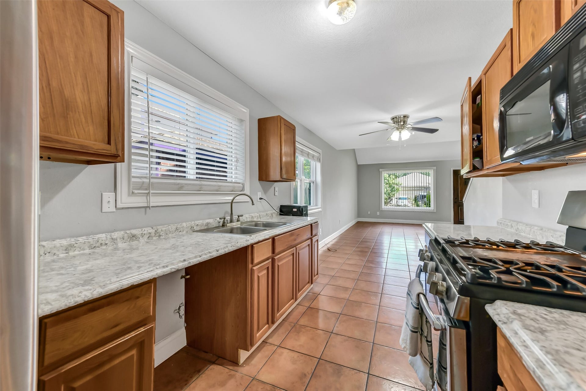 6335 Danshire Court, Houston, TX 77049 6335 Danshire Court, Houston, TX 77049
