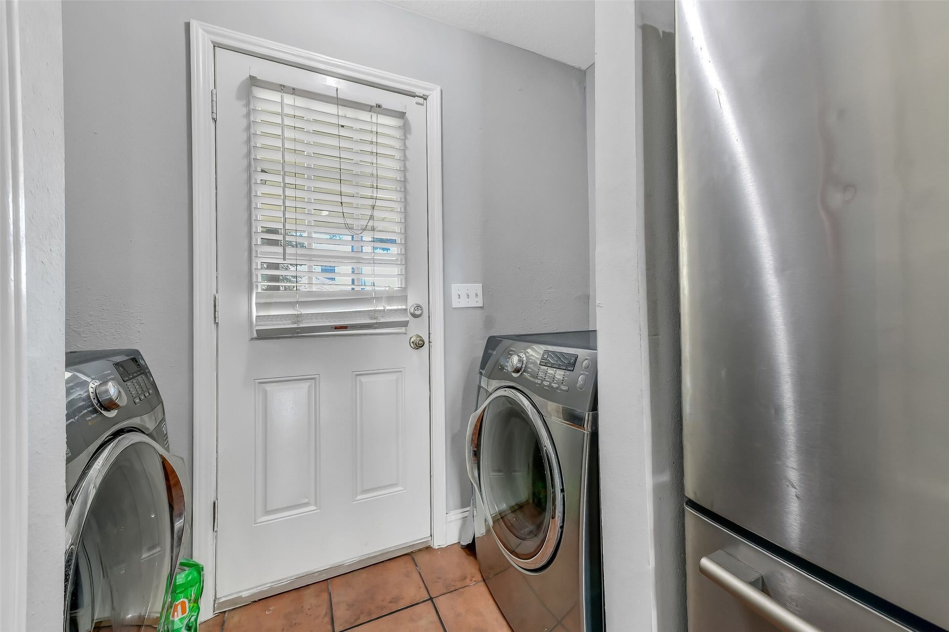 6335 Danshire Court, Houston, TX 77049 6335 Danshire Court, Houston, TX 77049