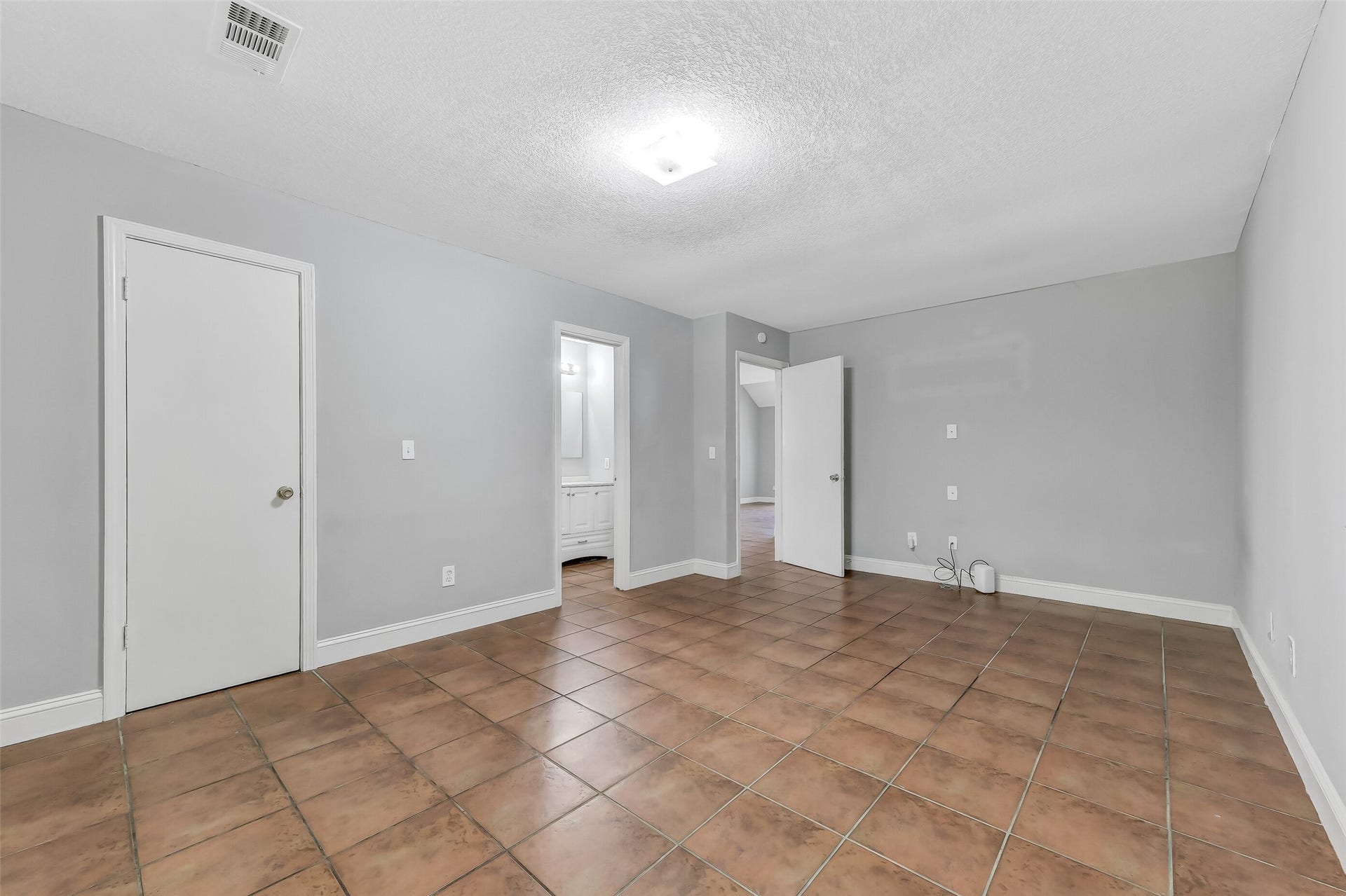 6335 Danshire Court, Houston, TX 77049 6335 Danshire Court, Houston, TX 77049