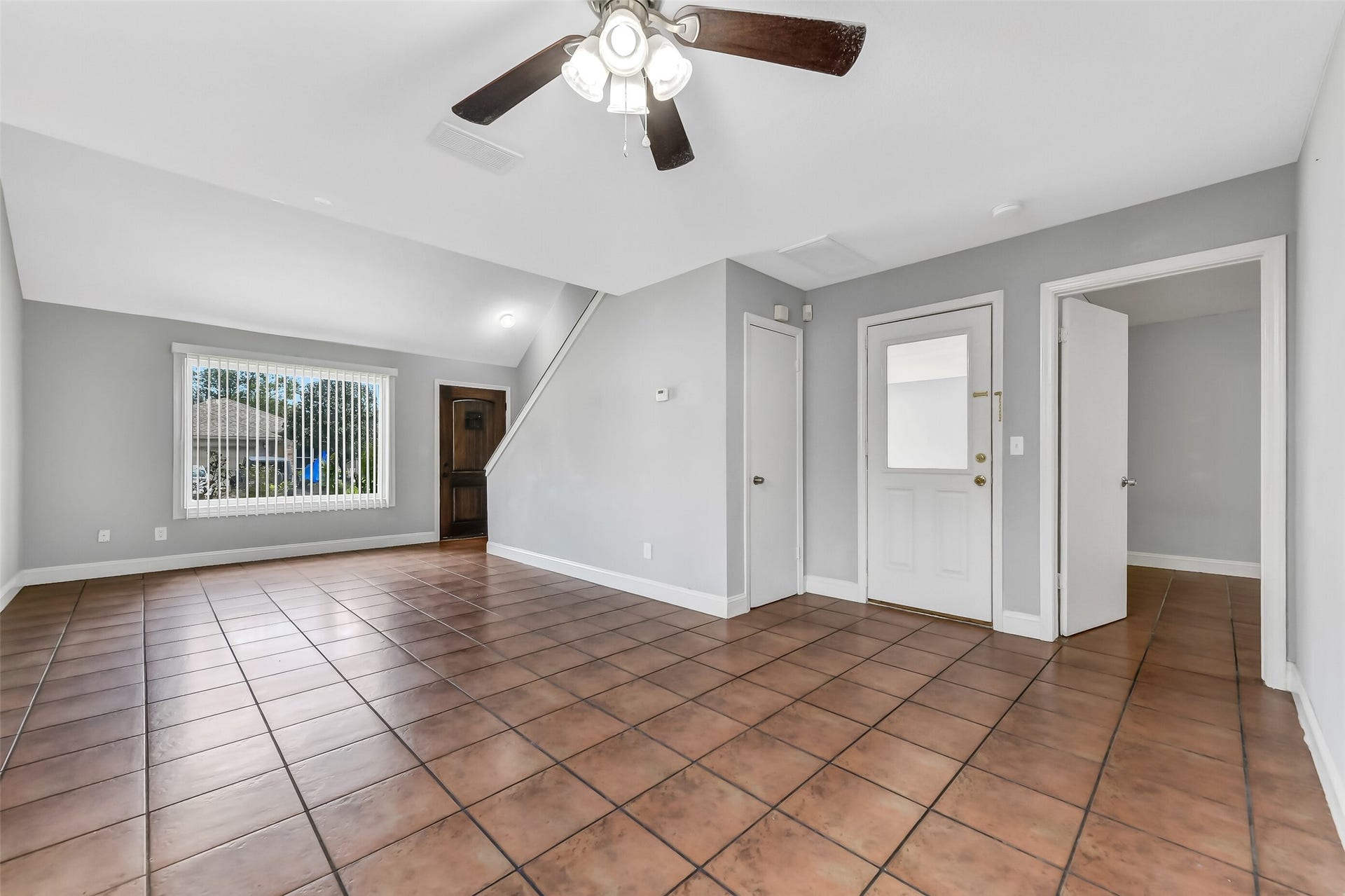 6335 Danshire Court, Houston, TX 77049 6335 Danshire Court, Houston, TX 77049