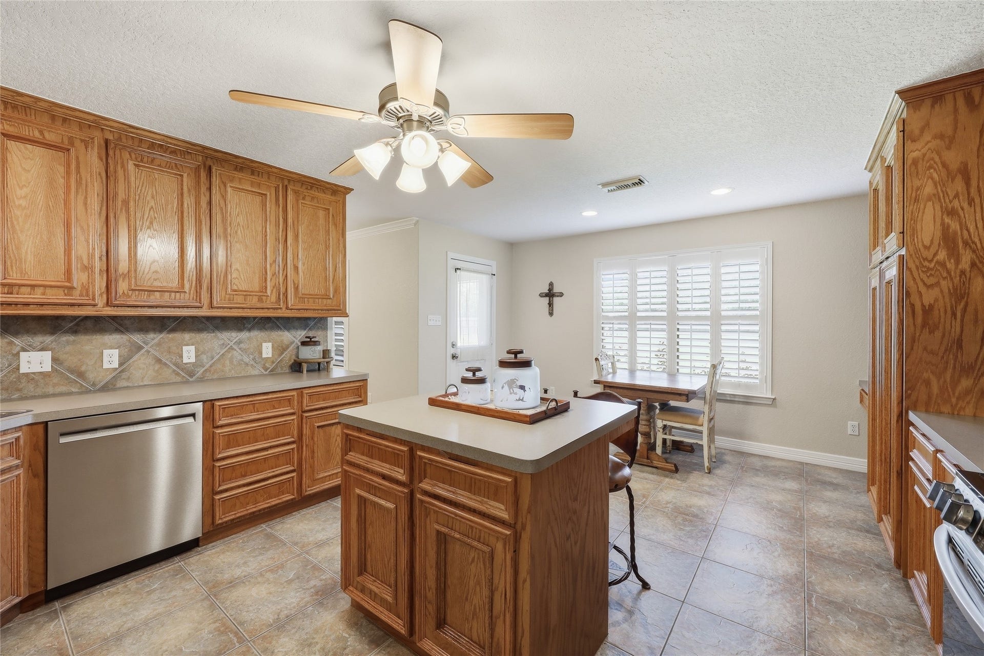 16210 Bluebird Street, Santa Fe, TX 77517 16210 Bluebird Street, Santa Fe, TX 77517