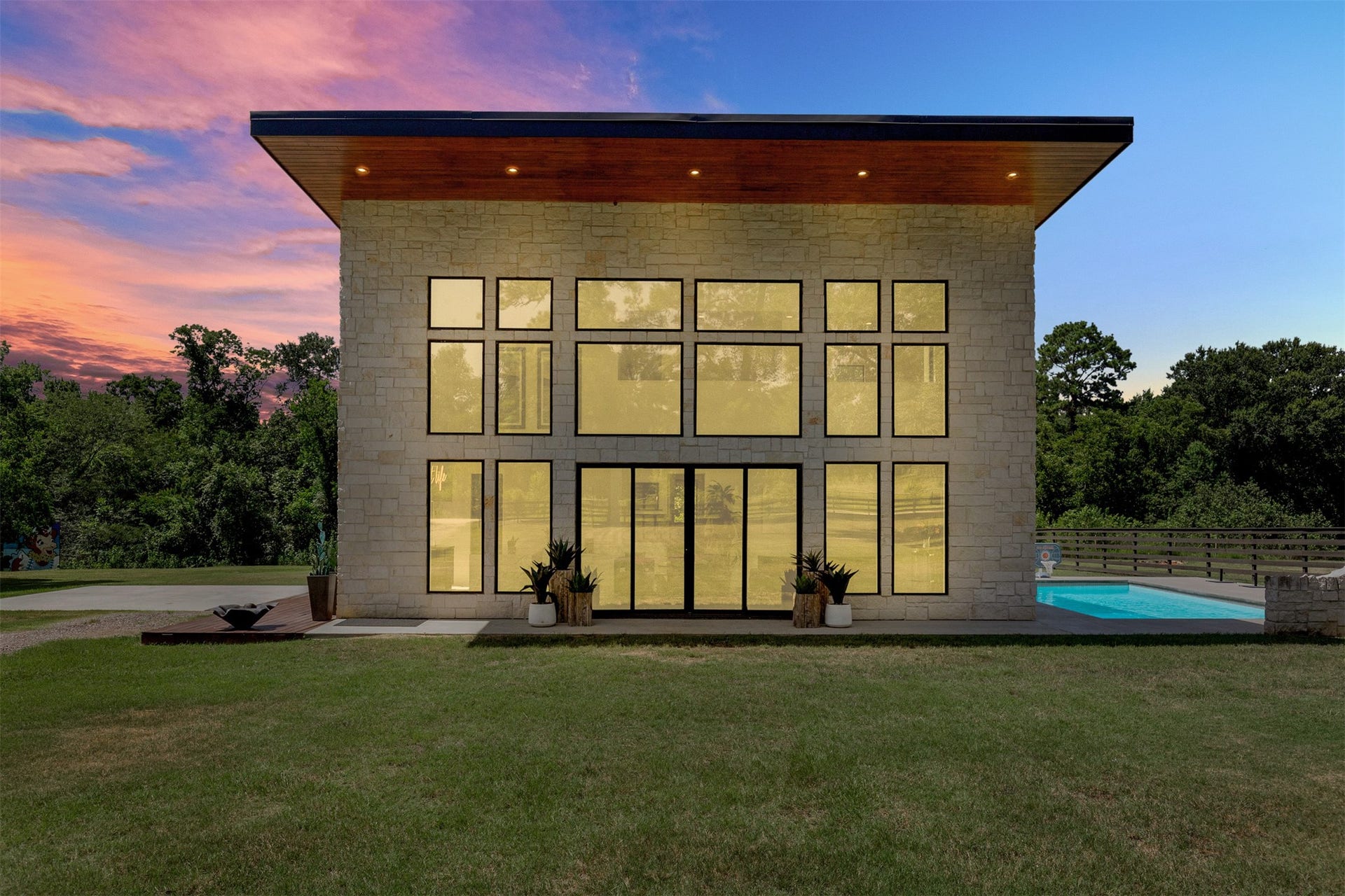 10429 Longstreet Road, Willis, TX 77318 10429 Longstreet Road, Willis, TX 77318