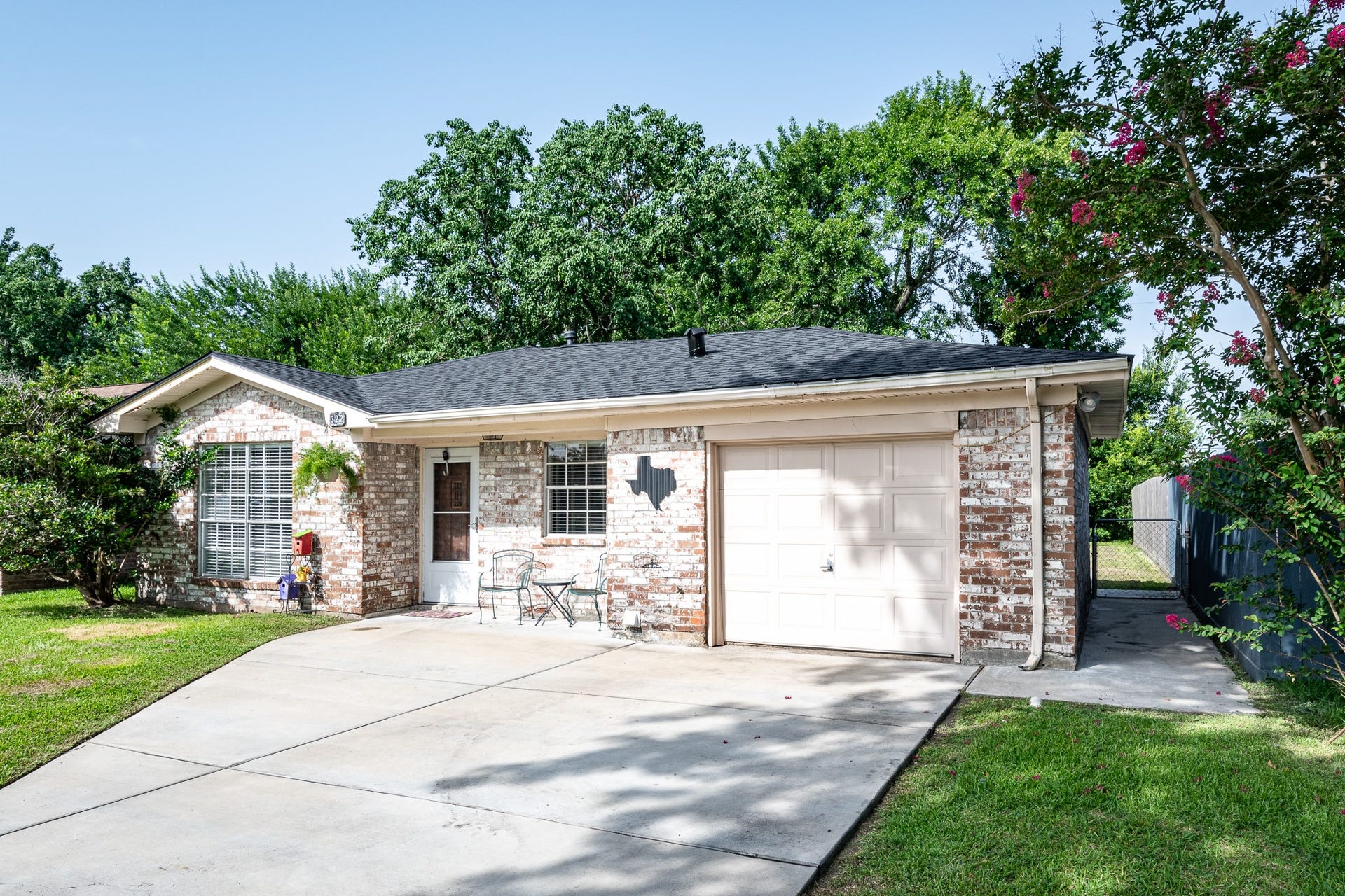 322 S CARROLL, La Porte, TX 77571