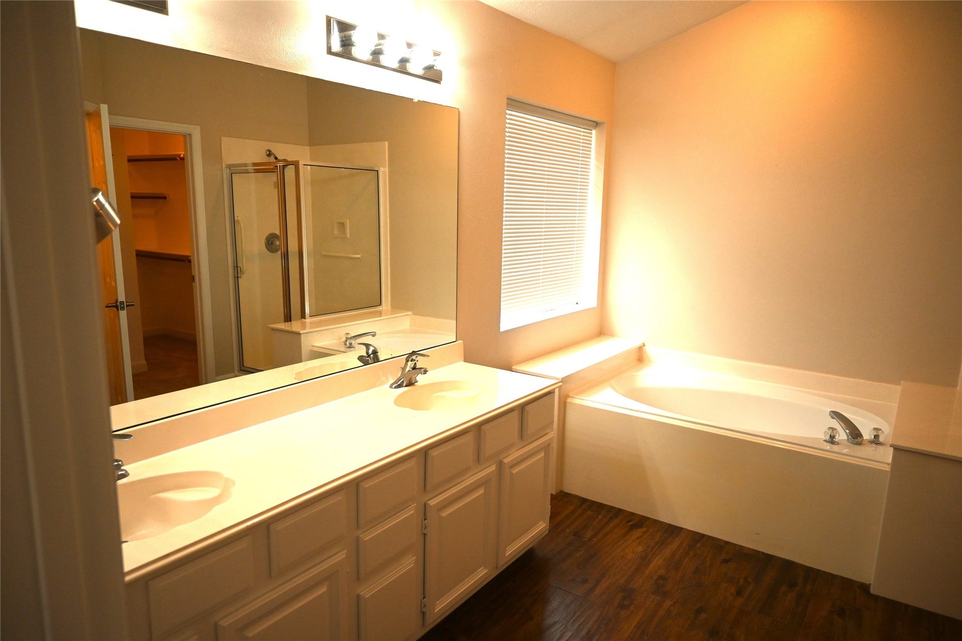 22 E Trillium Circle, The Woodlands, TX 77381 22 E Trillium Circle, The Woodlands, TX 77381