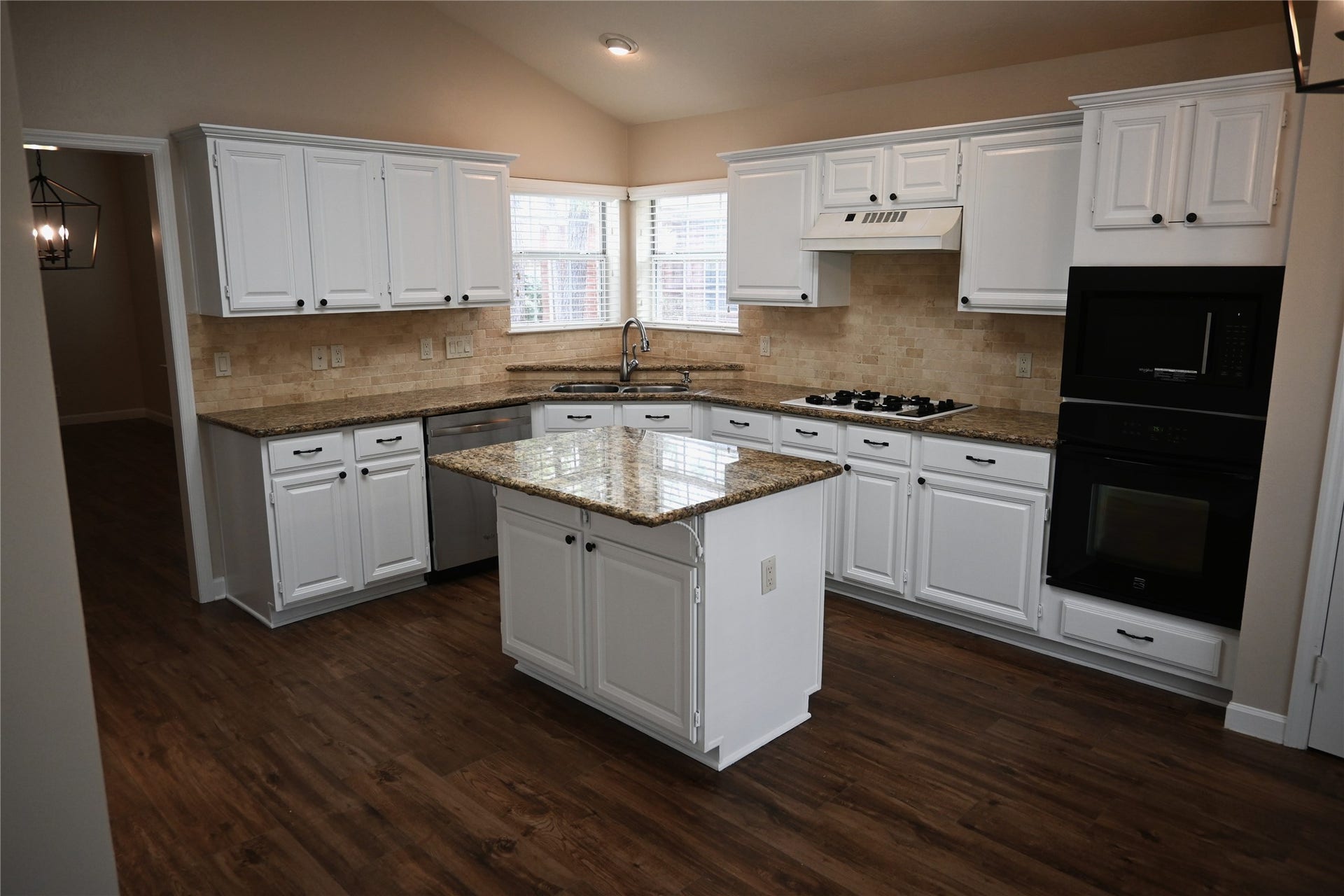 22 E Trillium Circle, The Woodlands, TX 77381 22 E Trillium Circle, The Woodlands, TX 77381