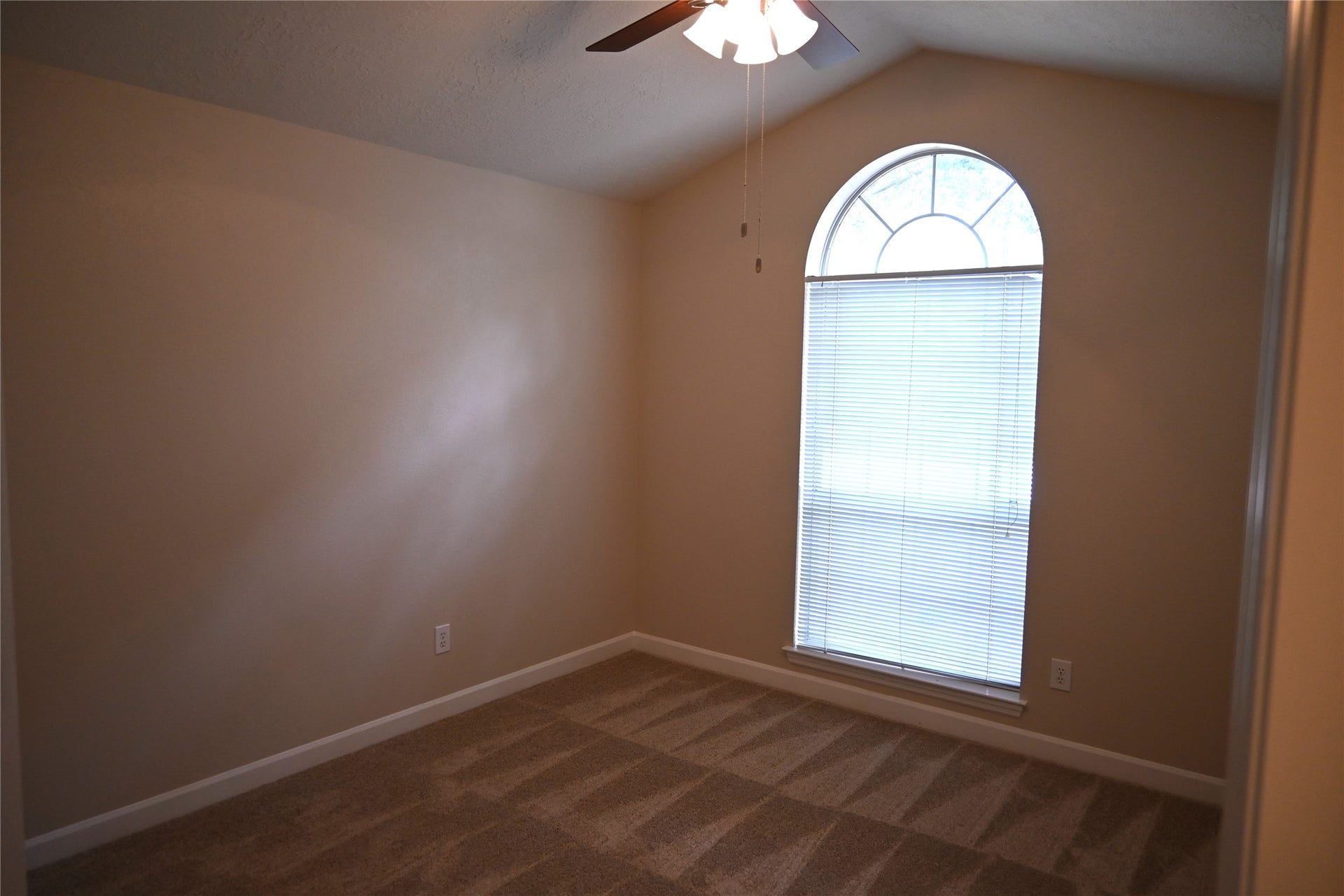 22 E Trillium Circle, The Woodlands, TX 77381 22 E Trillium Circle, The Woodlands, TX 77381