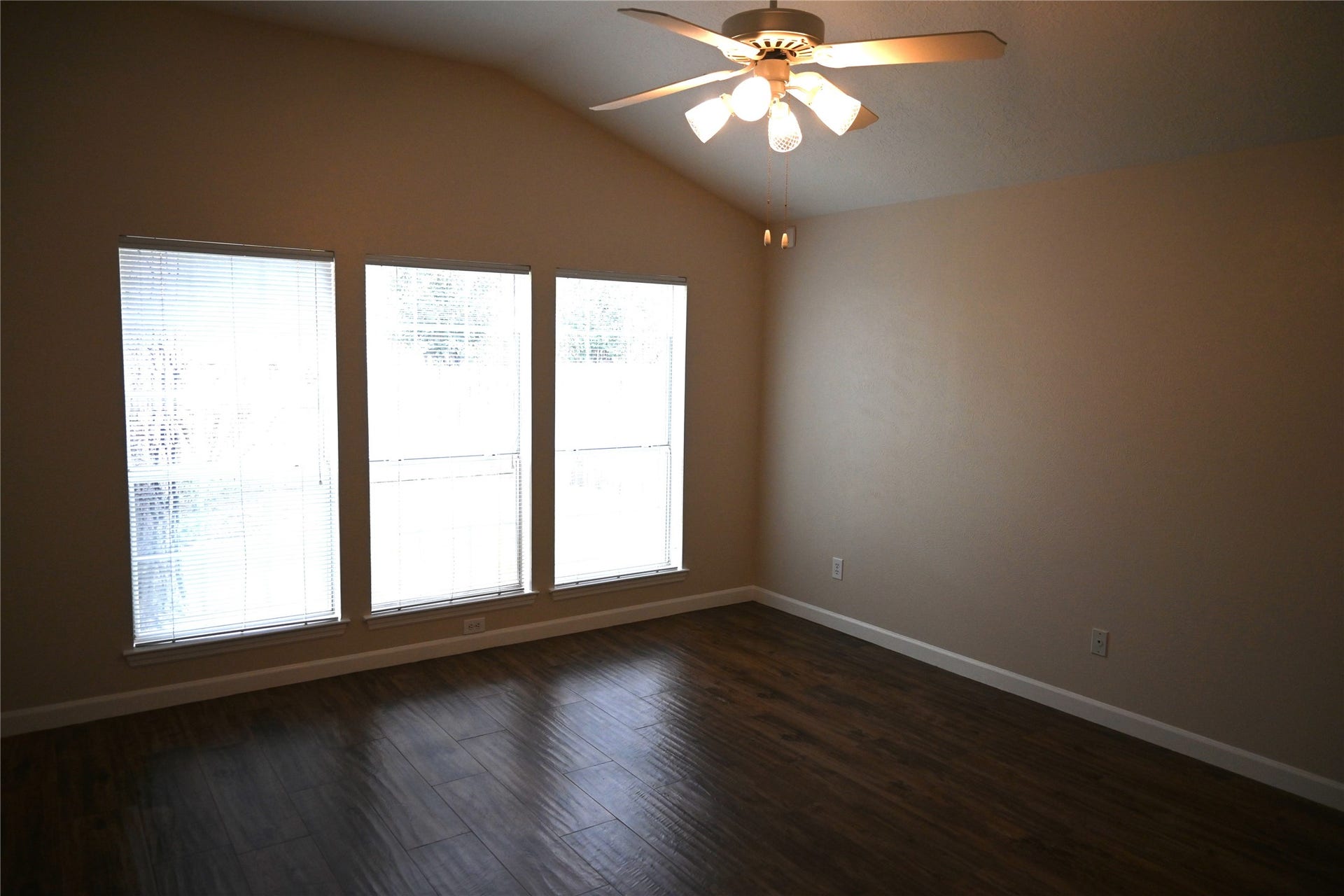 22 E Trillium Circle, The Woodlands, TX 77381 22 E Trillium Circle, The Woodlands, TX 77381