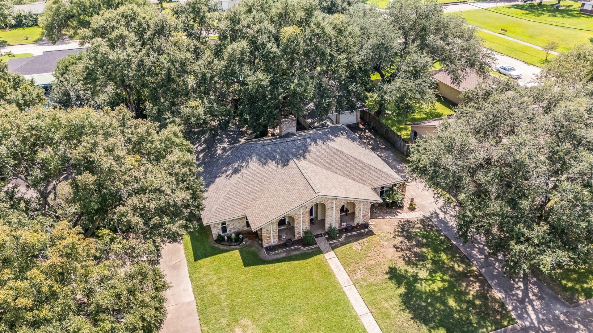 1527 17th Avenue N, Texas City, TX 77590 1527 17th Avenue N, Texas City, TX 77590