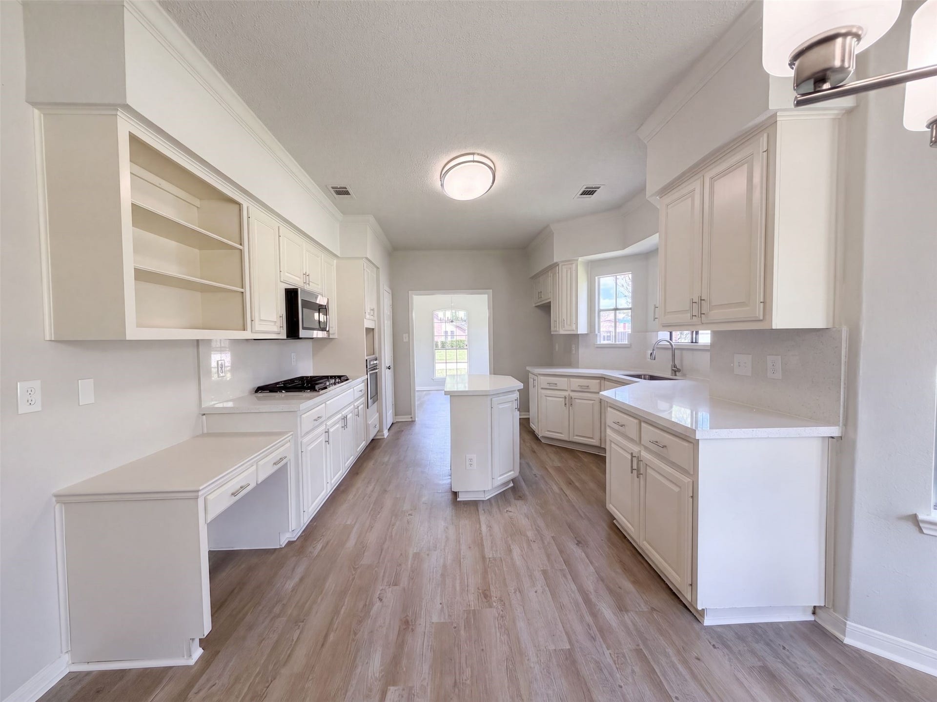 1102 Londonderry Avenue, Friendswood, TX 77546 1102 Londonderry Avenue, Friendswood, TX 77546