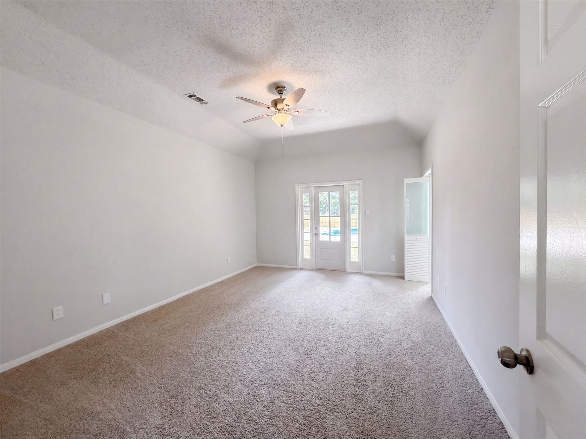 1102 Londonderry Avenue, Friendswood, TX 77546 1102 Londonderry Avenue, Friendswood, TX 77546