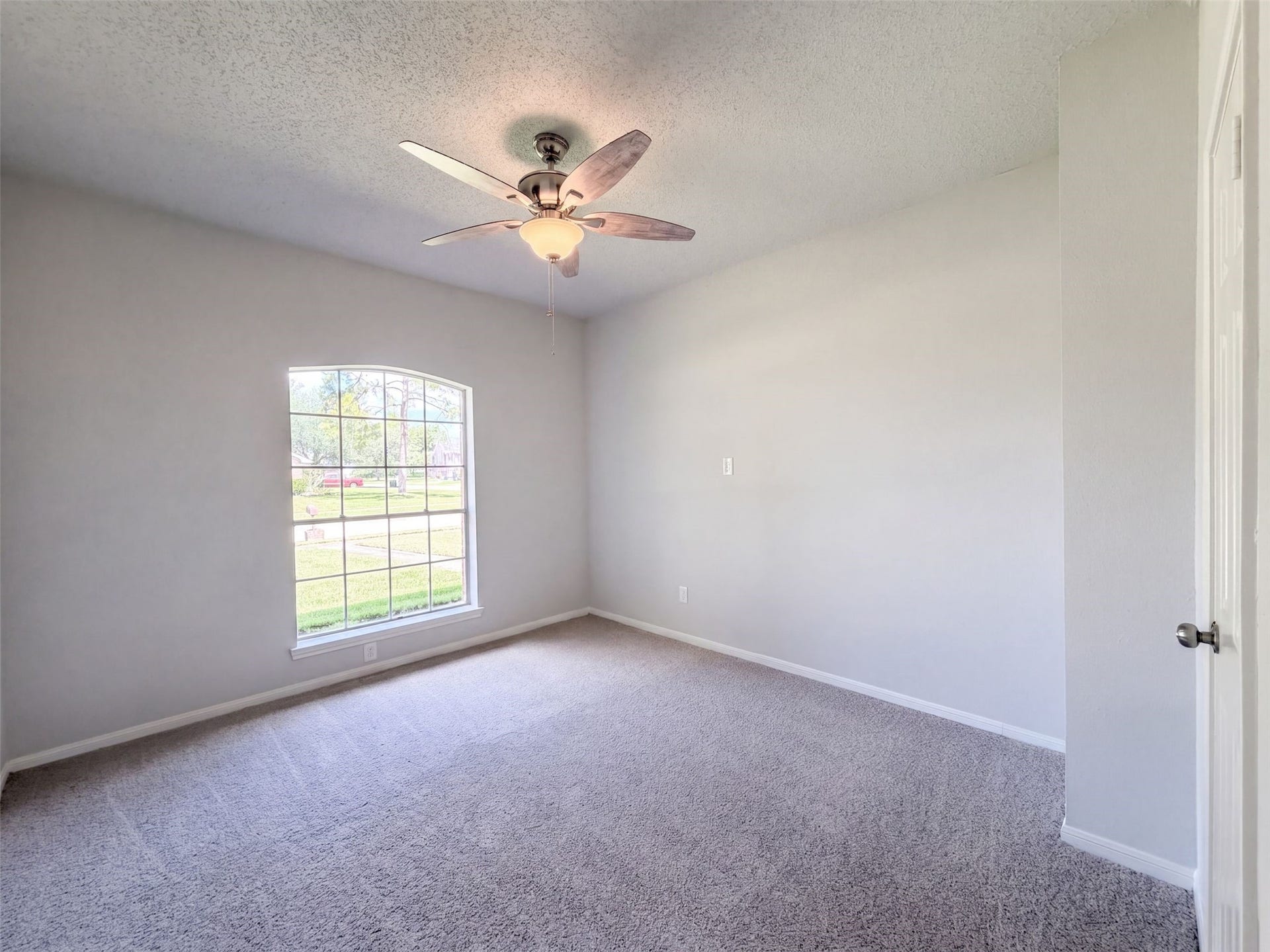 1102 Londonderry Avenue, Friendswood, TX 77546 1102 Londonderry Avenue, Friendswood, TX 77546