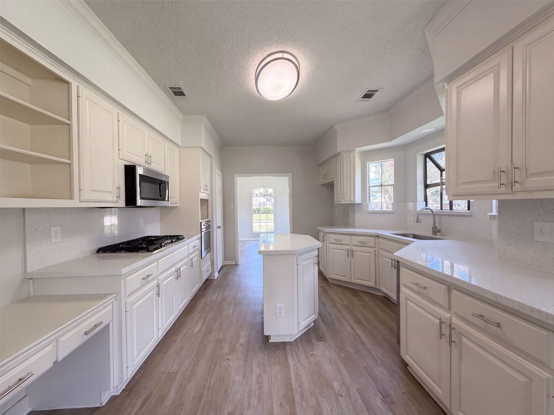 1102 Londonderry Avenue, Friendswood, TX 77546 1102 Londonderry Avenue, Friendswood, TX 77546