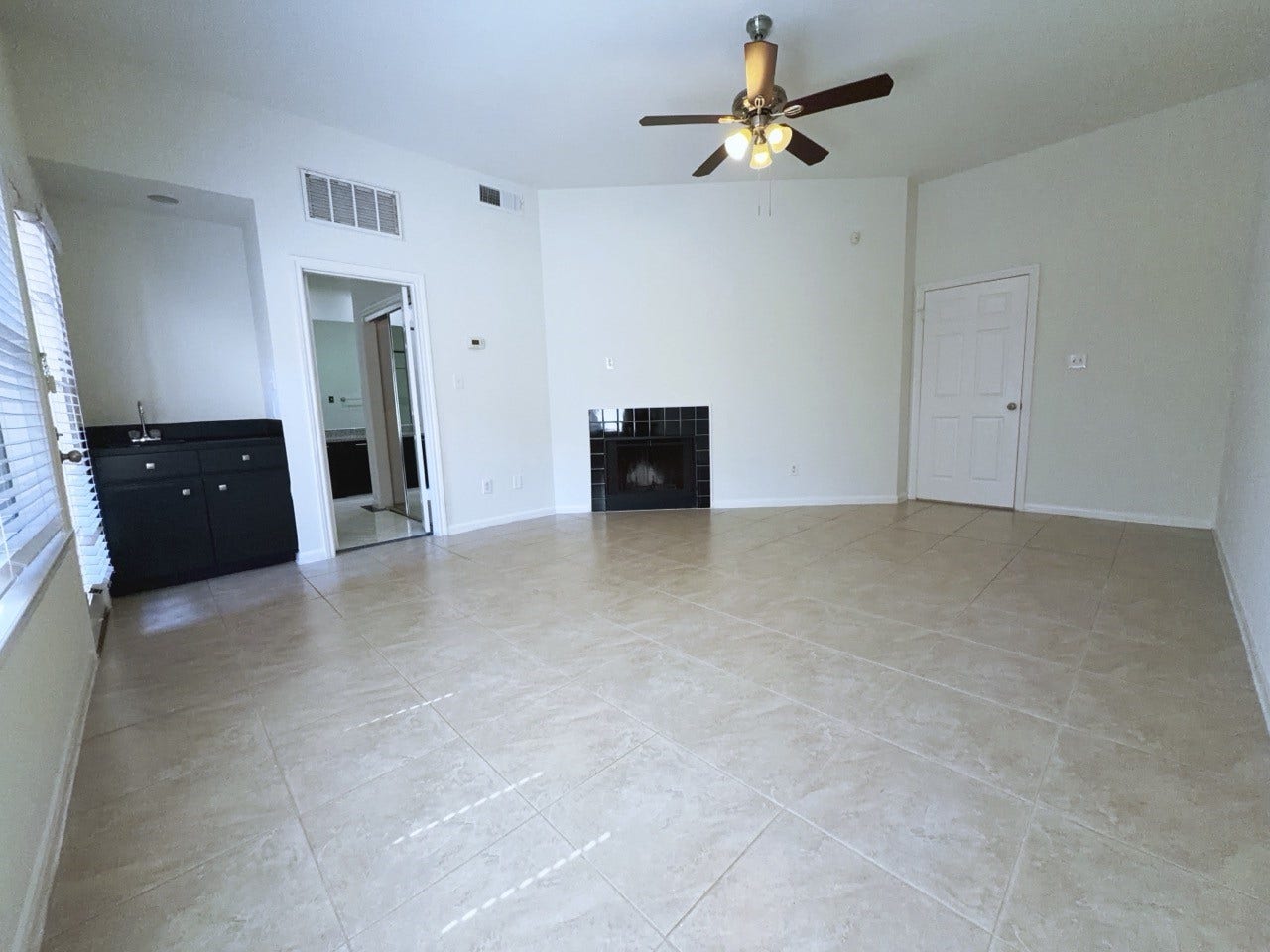 627 Hawthorne Street, #11, Houston, TX 77006