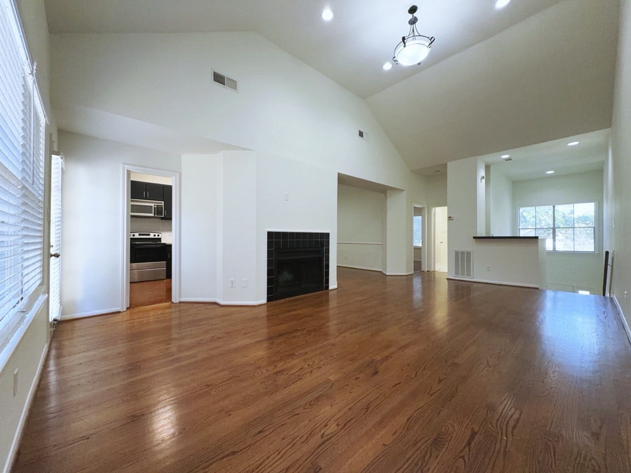 627 Hawthorne Street, #11, Houston, TX 77006