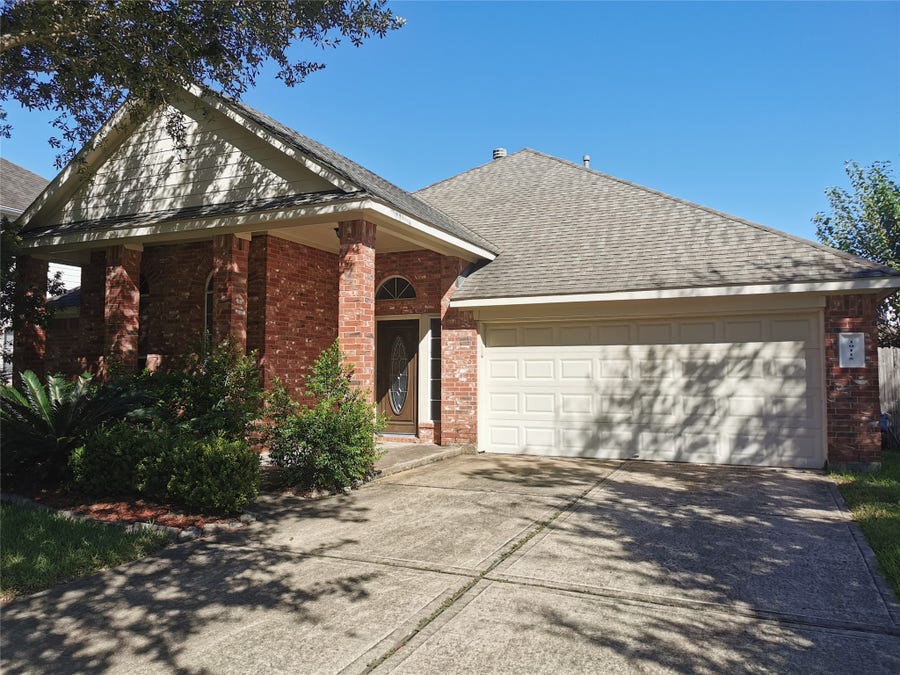 Property photo for 10115 Forest Spring Lane, Pearland, TX
