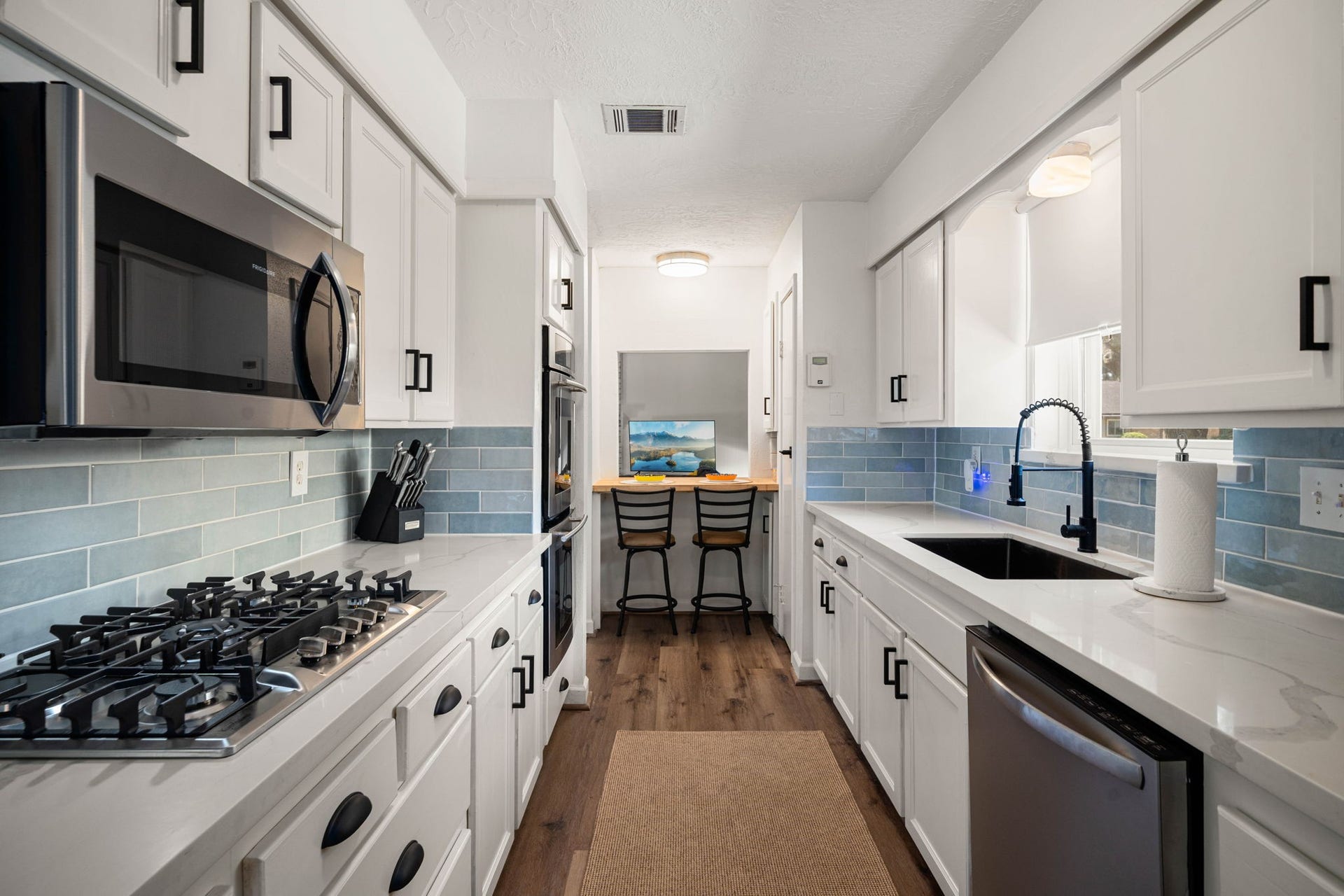 3310 Meadowcreek Drive, Missouri City, TX 77459 3310 Meadowcreek Drive, Missouri City, TX 77459