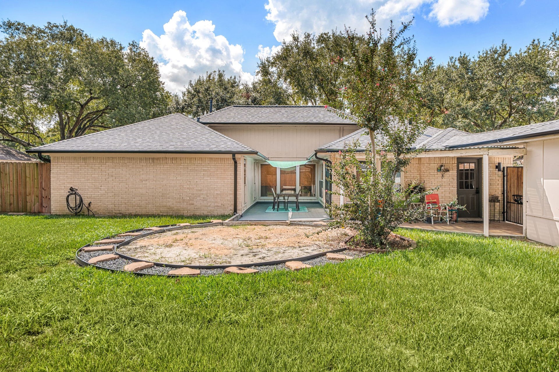 3310 Meadowcreek Drive, Missouri City, TX 77459 3310 Meadowcreek Drive, Missouri City, TX 77459