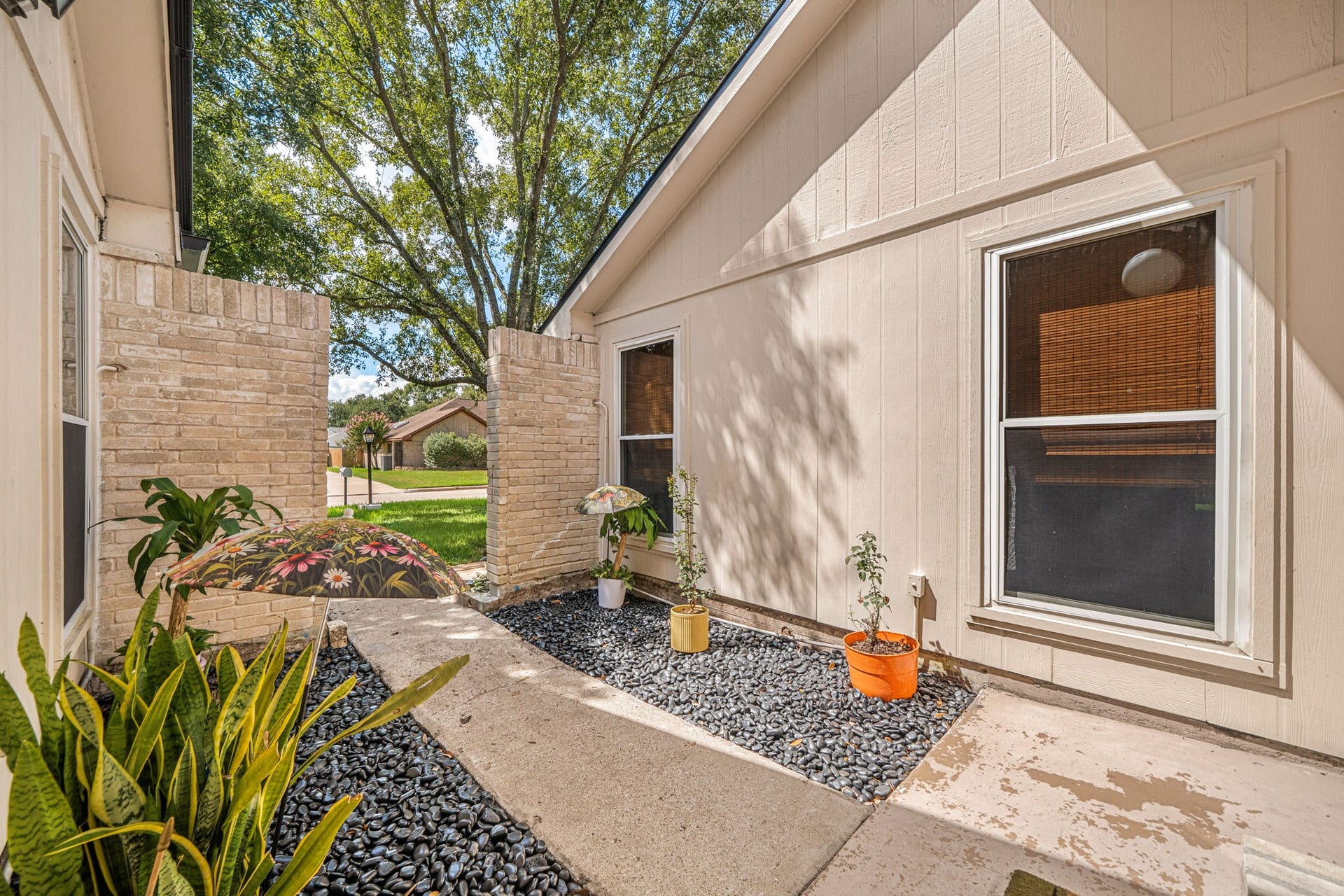 3310 Meadowcreek Drive, Missouri City, TX 77459 3310 Meadowcreek Drive, Missouri City, TX 77459