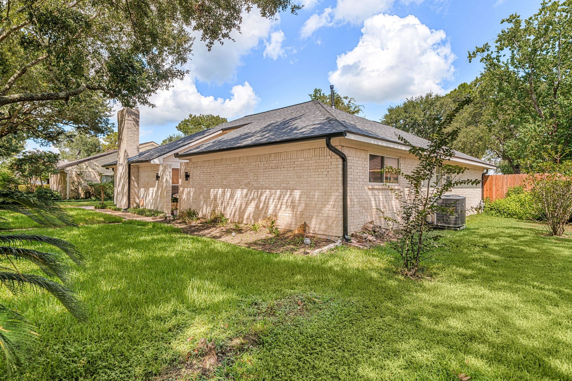 3310 Meadowcreek Drive, Missouri City, TX 77459 3310 Meadowcreek Drive, Missouri City, TX 77459