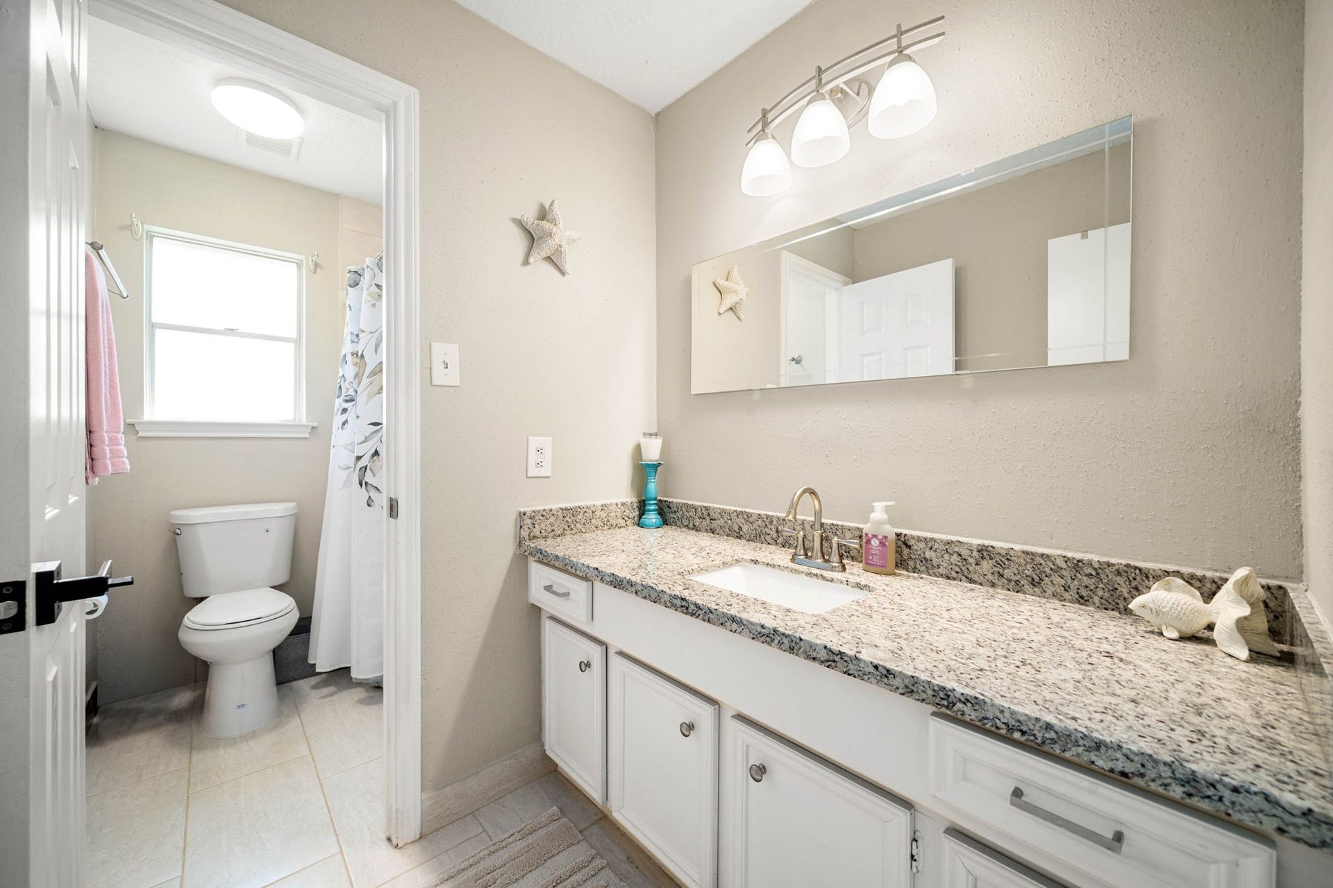 3310 Meadowcreek Drive, Missouri City, TX 77459 3310 Meadowcreek Drive, Missouri City, TX 77459