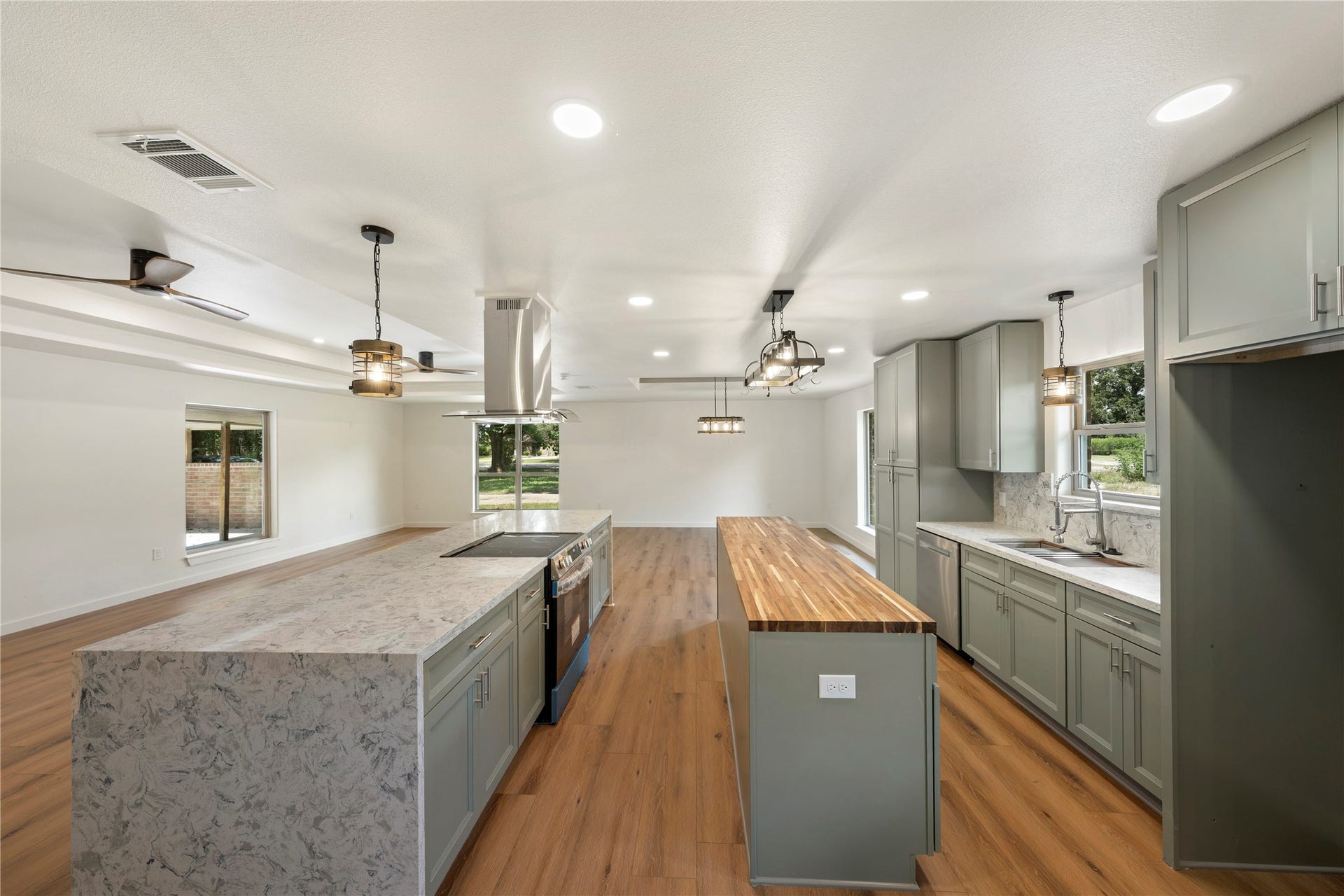 2109 County Road 353, Brazoria, TX 77422 2109 County Road 353, Brazoria, TX 77422