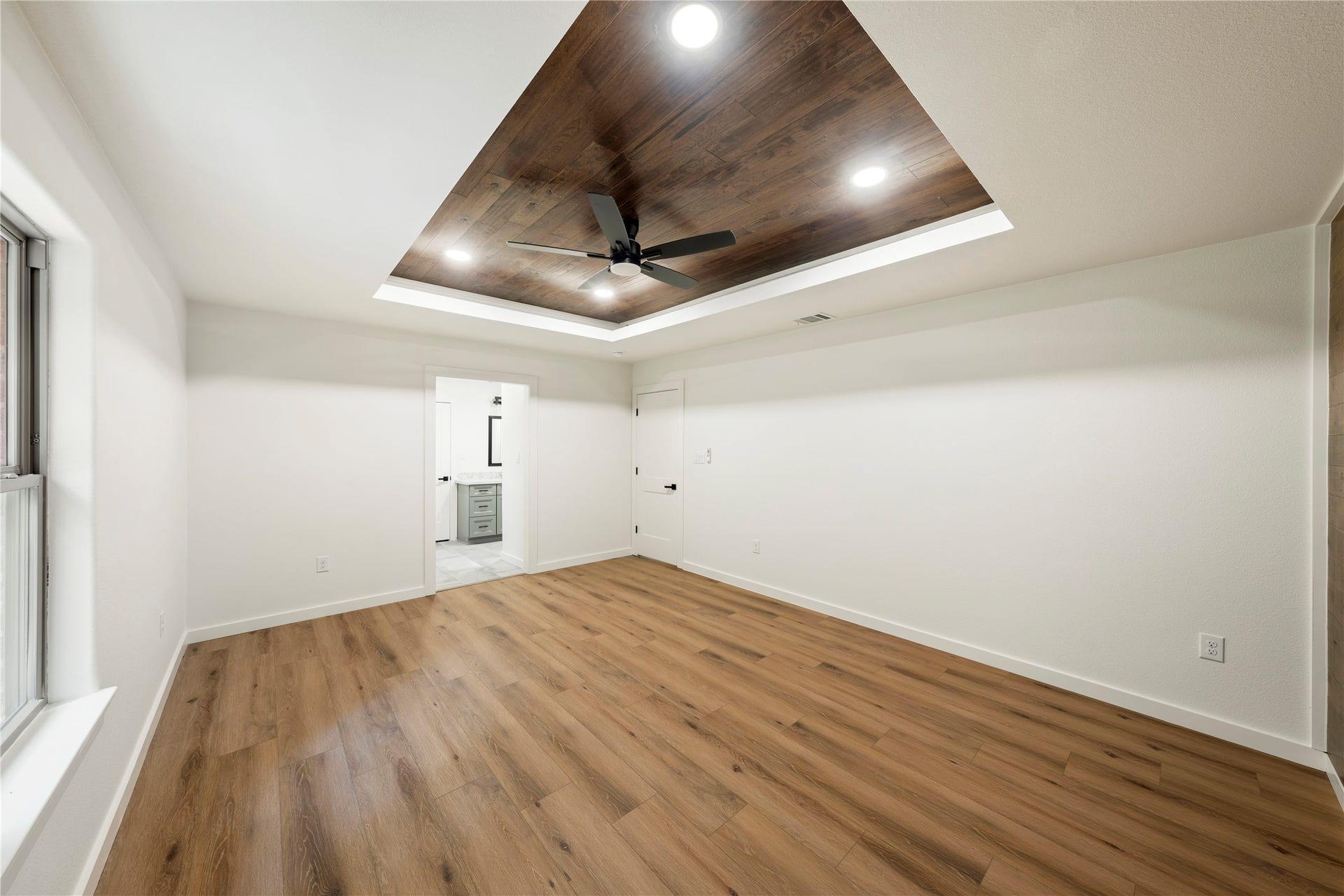 2109 County Road 353, Brazoria, TX 77422 Primary Bedroom