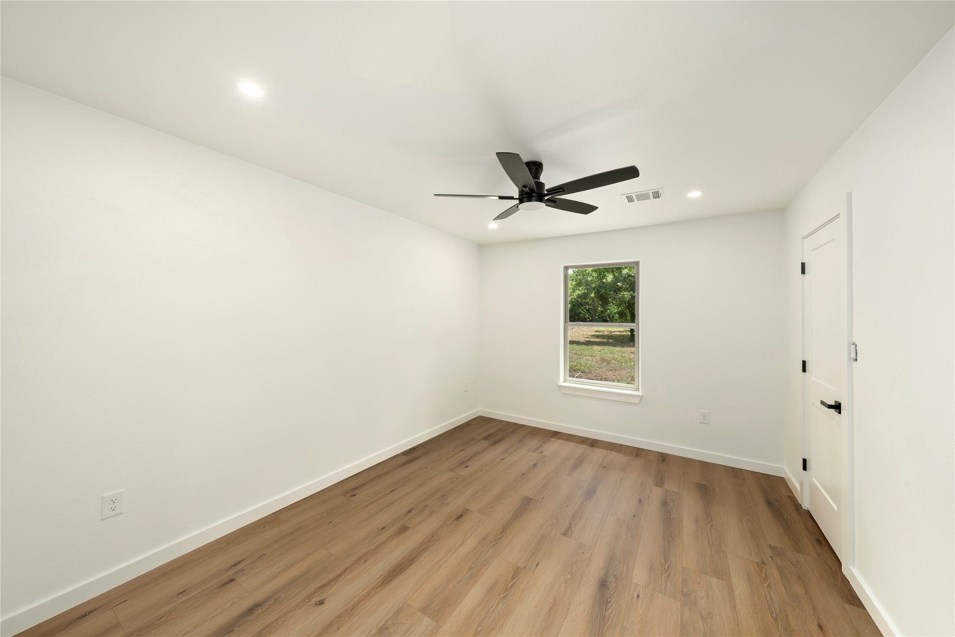 2109 County Road 353, Brazoria, TX 77422 2109 County Road 353, Brazoria, TX 77422