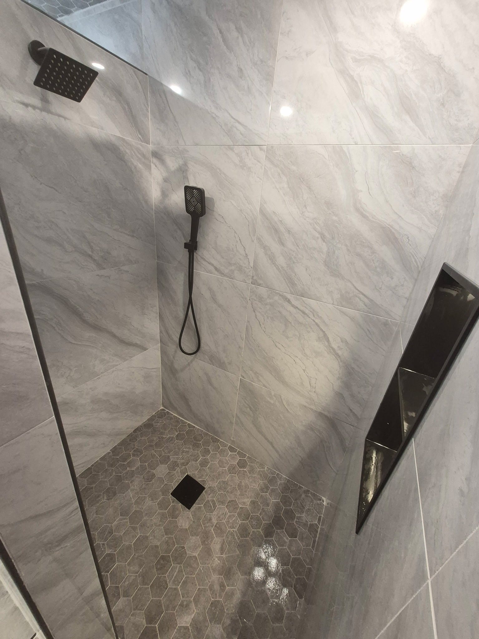 2109 County Road 353, Brazoria, TX 77422 PRIMARY BATHROOM SHOWER