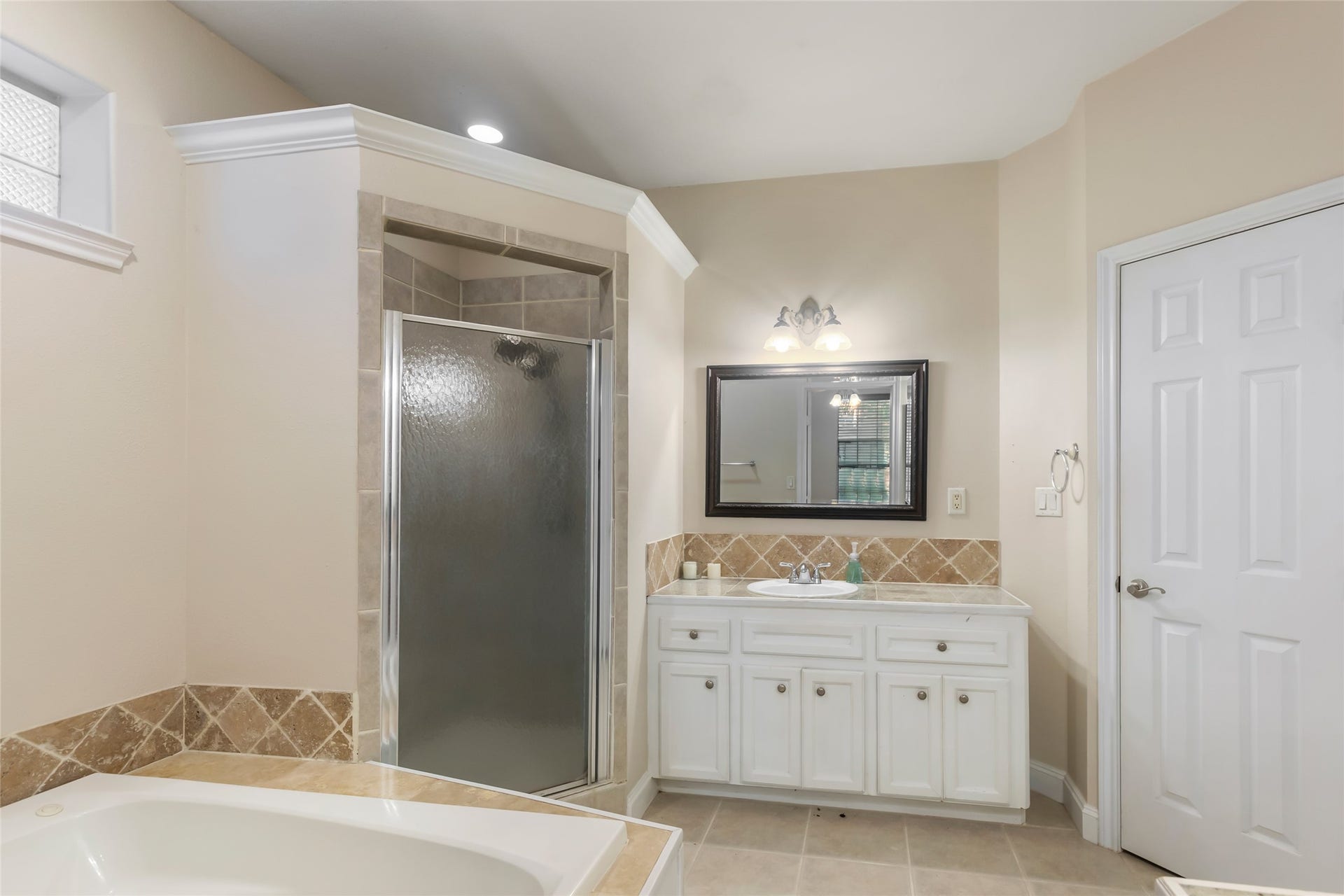 108 Harbour Town Circle, Conroe, TX 77356