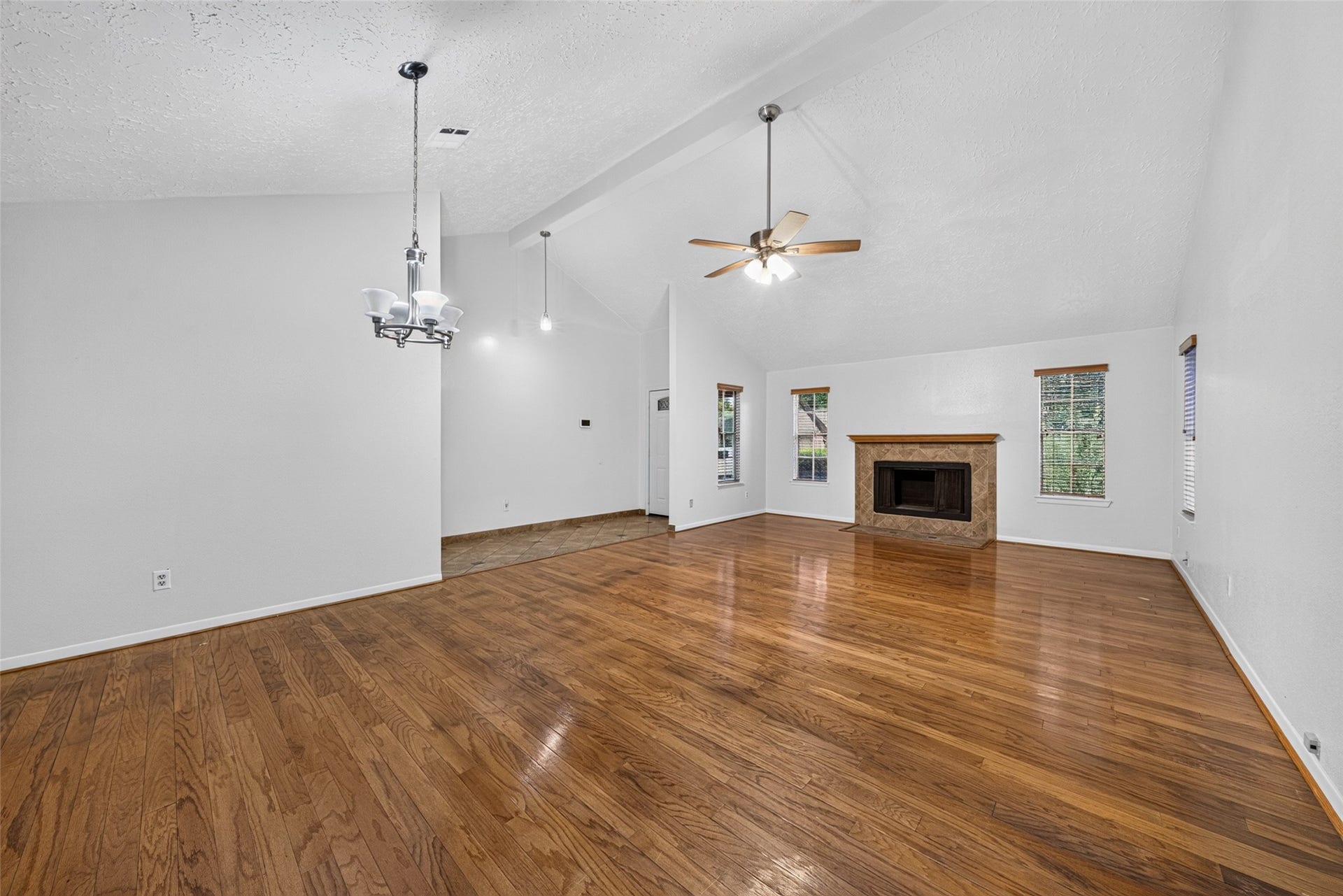 3107 Pecan Point Drive, Sugar Land, TX 77478 3107 Pecan Point Drive, Sugar Land, TX 77478