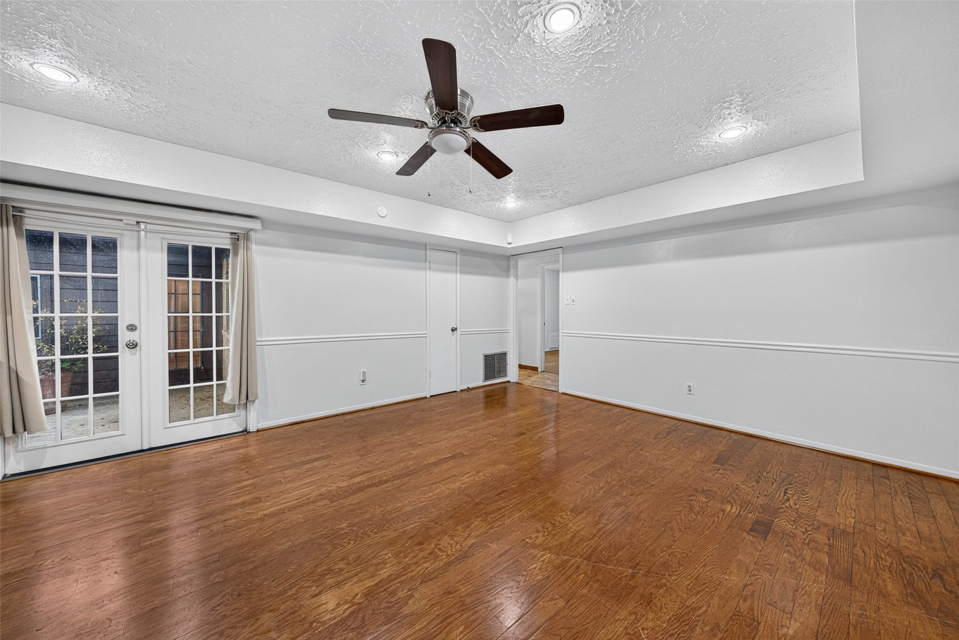 3107 Pecan Point Drive, Sugar Land, TX 77478 3107 Pecan Point Drive, Sugar Land, TX 77478