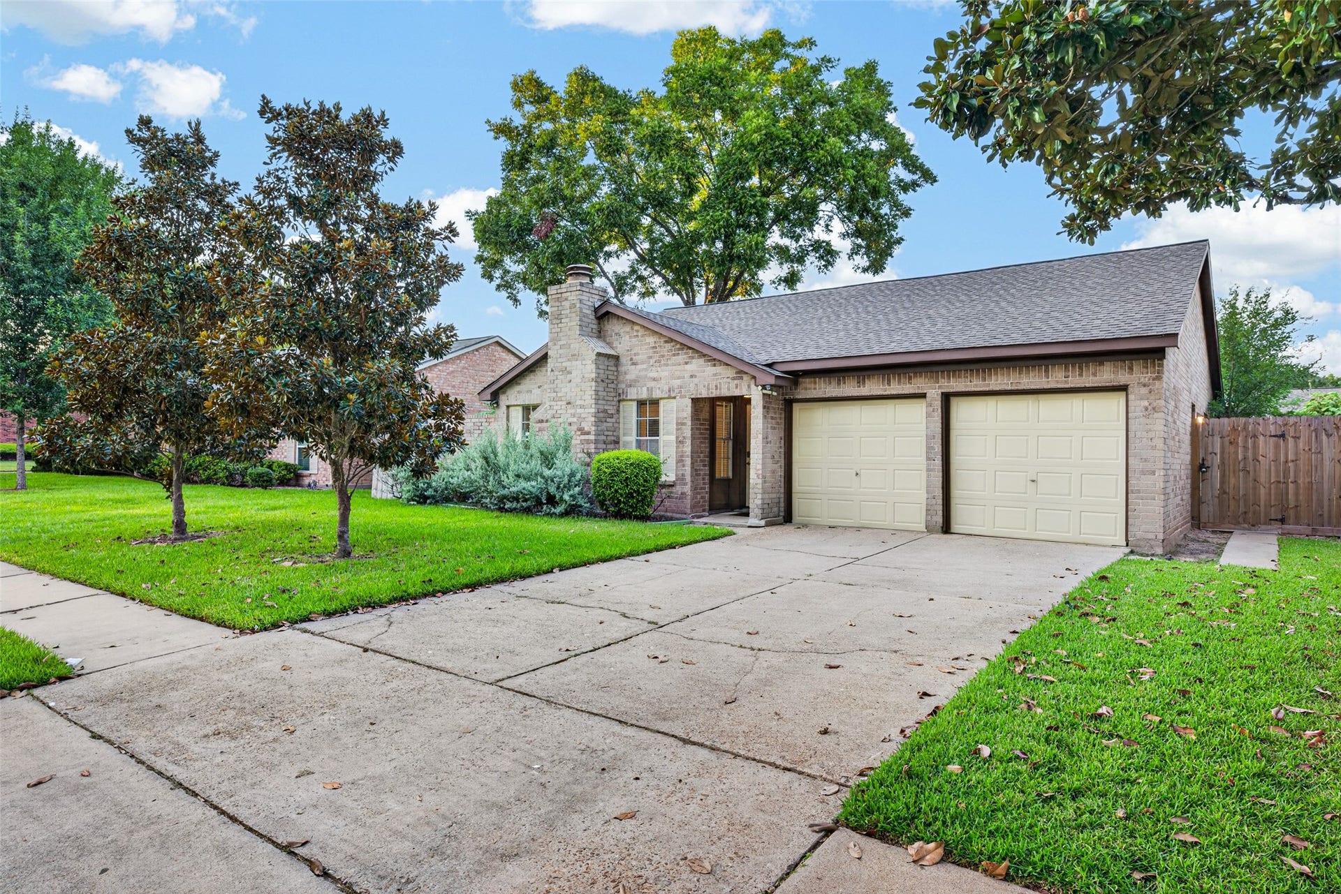 3107 Pecan Point Drive, Sugar Land, TX 77478 3107 Pecan Point Drive, Sugar Land, TX 77478