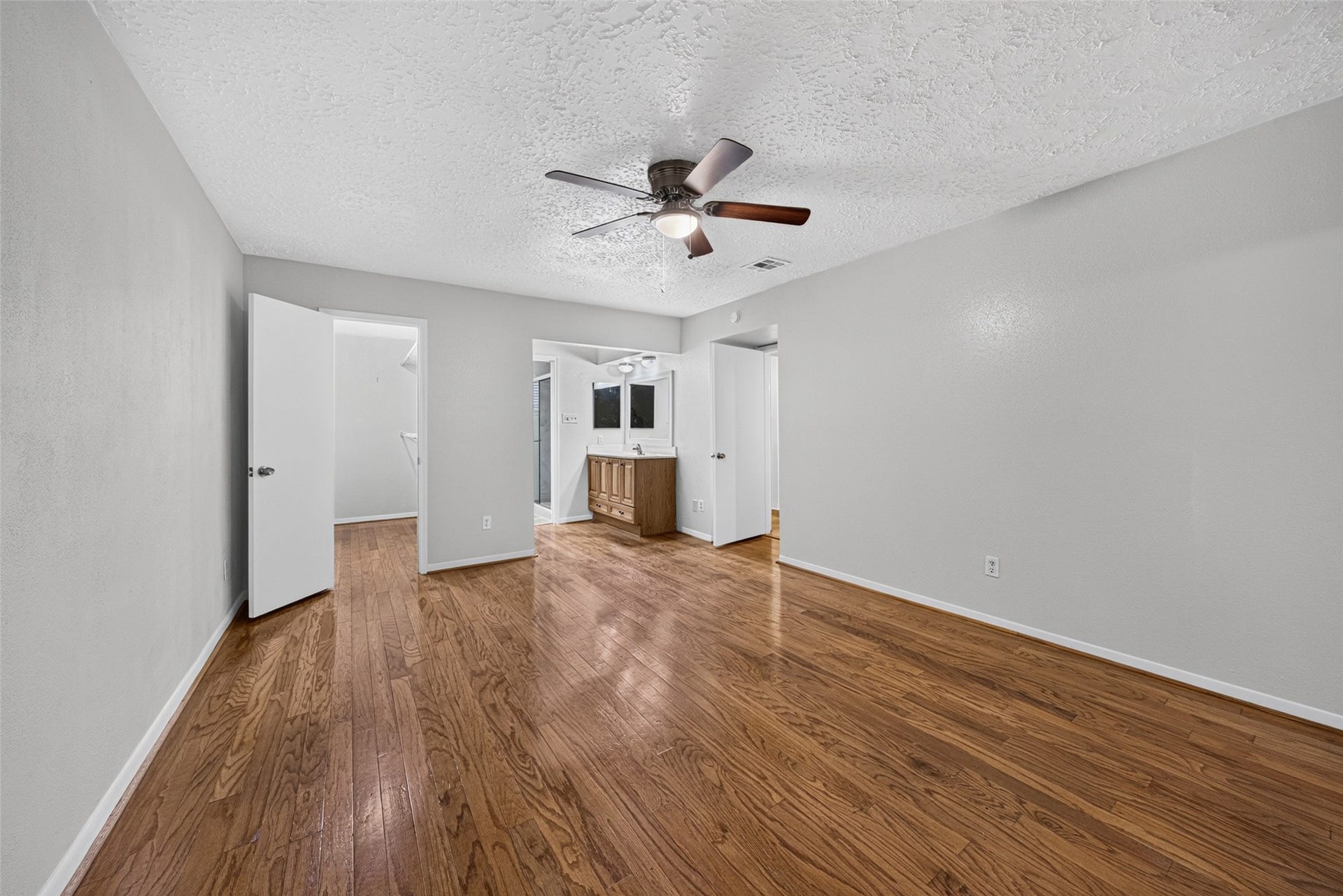 3107 Pecan Point Drive, Sugar Land, TX 77478 3107 Pecan Point Drive, Sugar Land, TX 77478