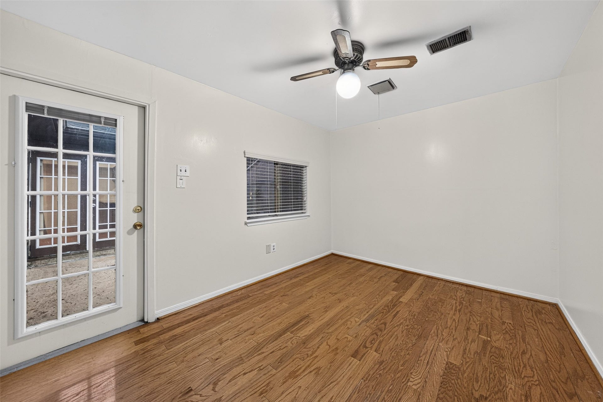 3107 Pecan Point Drive, Sugar Land, TX 77478 3107 Pecan Point Drive, Sugar Land, TX 77478