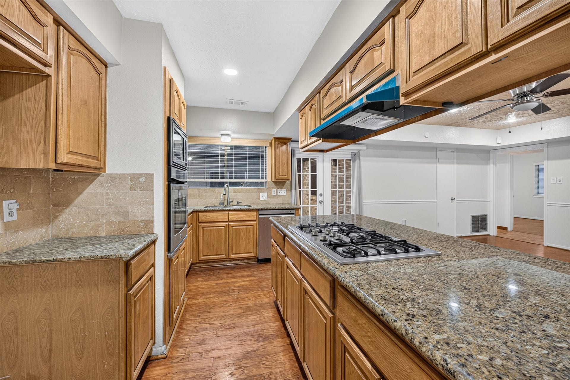3107 Pecan Point Drive, Sugar Land, TX 77478 3107 Pecan Point Drive, Sugar Land, TX 77478
