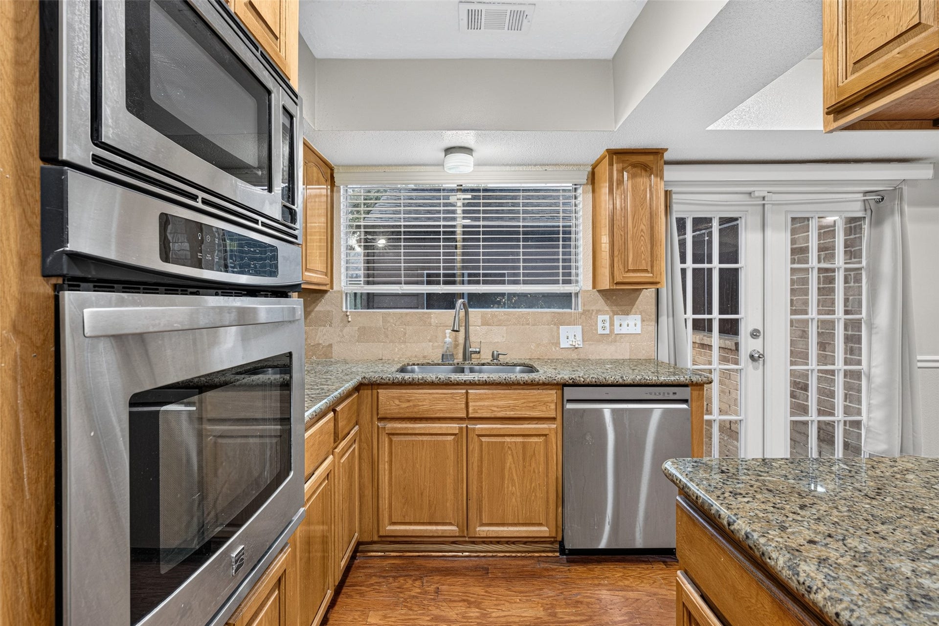 3107 Pecan Point Drive, Sugar Land, TX 77478 3107 Pecan Point Drive, Sugar Land, TX 77478