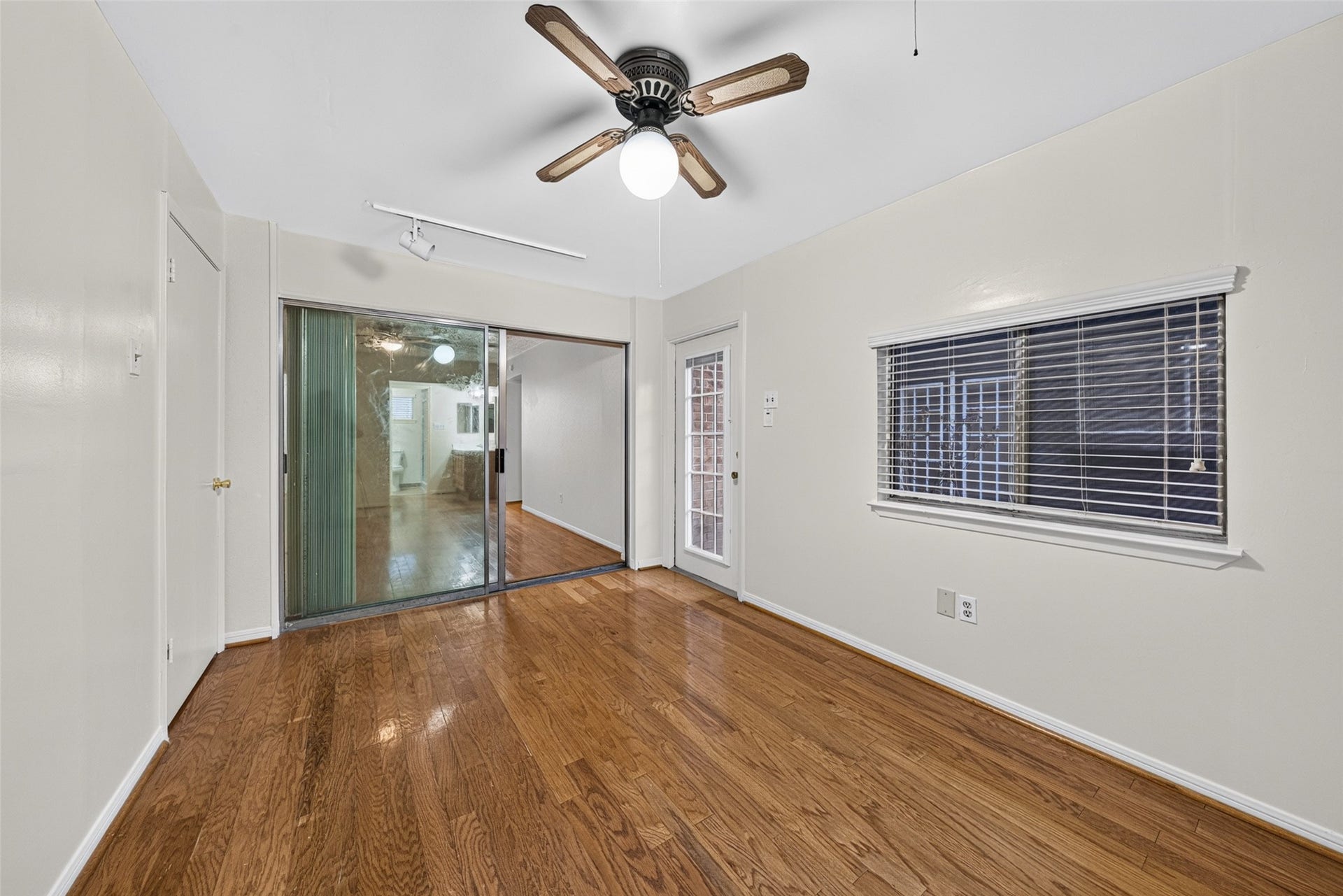 3107 Pecan Point Drive, Sugar Land, TX 77478 3107 Pecan Point Drive, Sugar Land, TX 77478