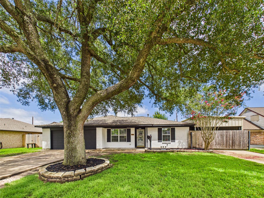 Property photo for 3205 Village Lane, Deer Park, TX