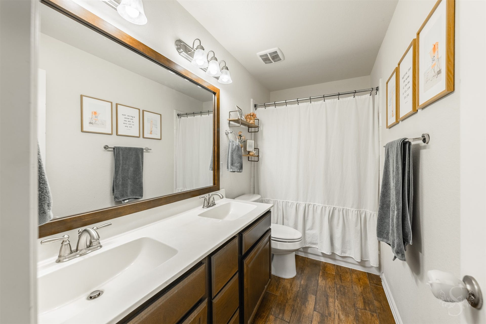 6003 Hedgepark Drive, Richmond, TX 77407 Photos include both previously furnished rooms and the homes current vacant condition to help buyers visualize the space and layout.