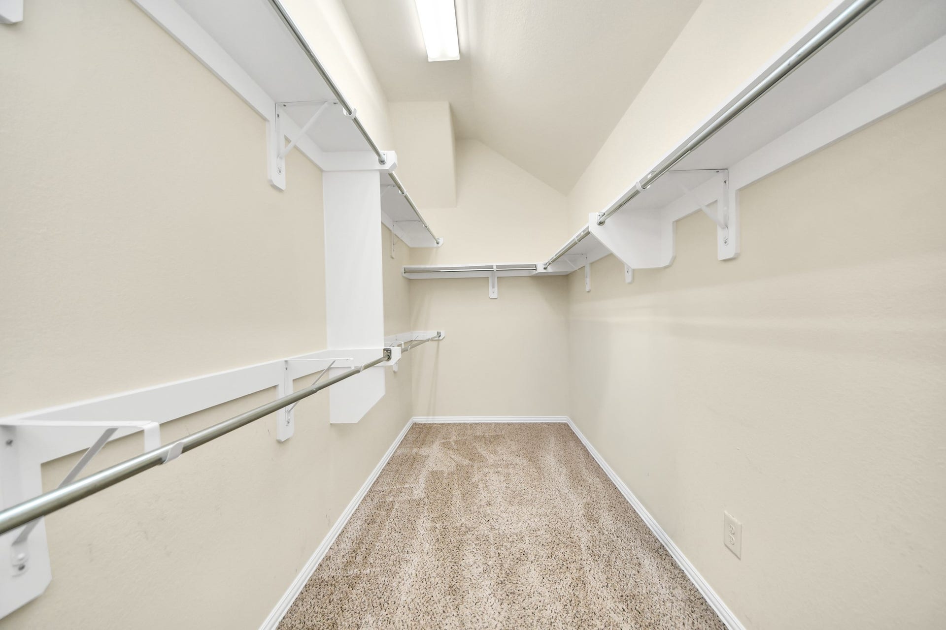 6003 Hedgepark Drive, Richmond, TX 77407 Photos include both previously furnished rooms and the homes current vacant condition to help buyers visualize the space and layout.