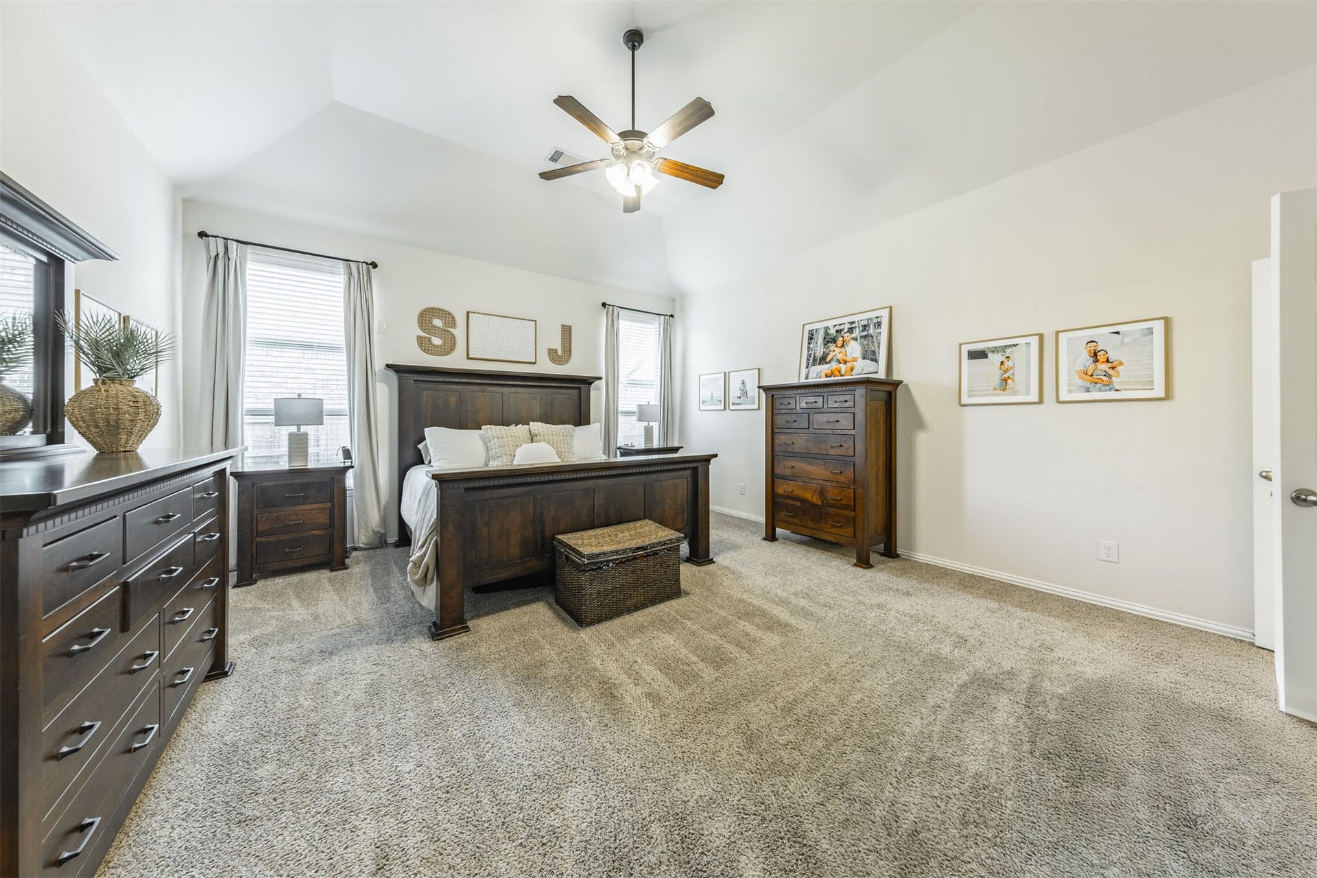 6003 Hedgepark Drive, Richmond, TX 77407 Photos include both previously furnished rooms and the homes current vacant condition to help buyers visualize the space and layout.