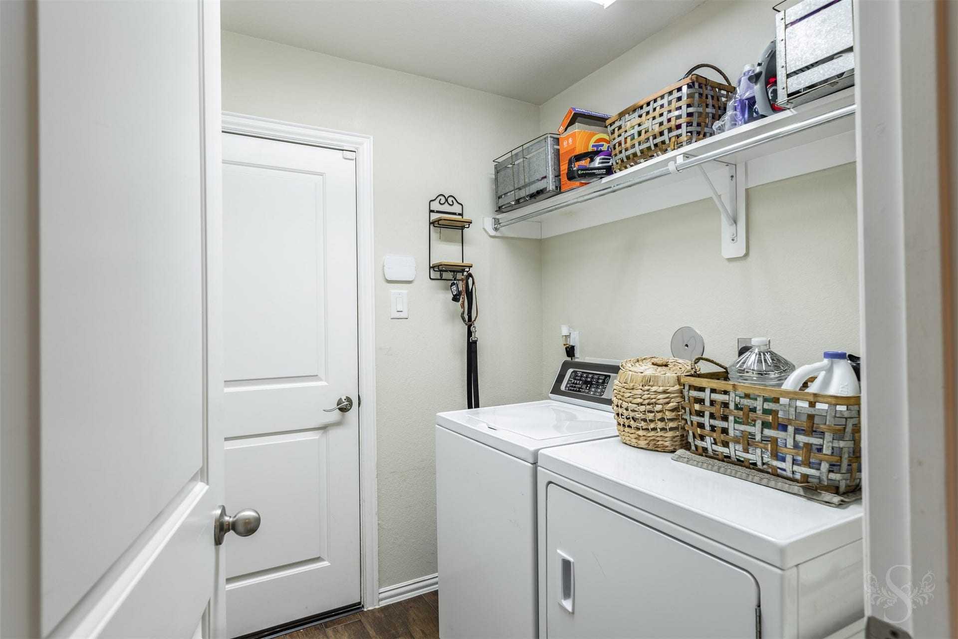 6003 Hedgepark Drive, Richmond, TX 77407 Photos include both previously furnished rooms and the homes current vacant condition to help buyers visualize the space and layout.