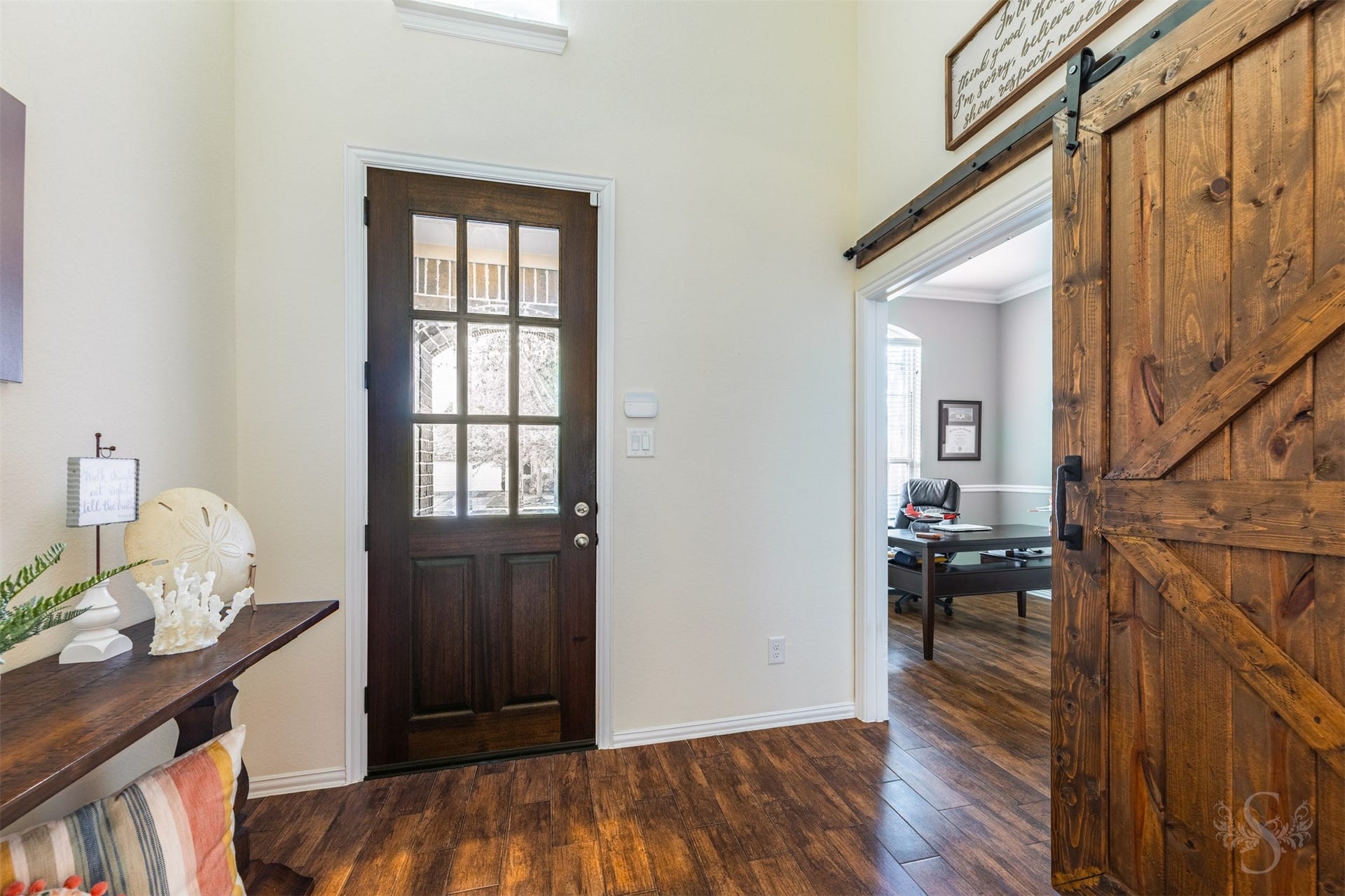 6003 Hedgepark Drive, Richmond, TX 77407 Photos include both previously furnished rooms and the homes current vacant condition to help buyers visualize the space and layout.