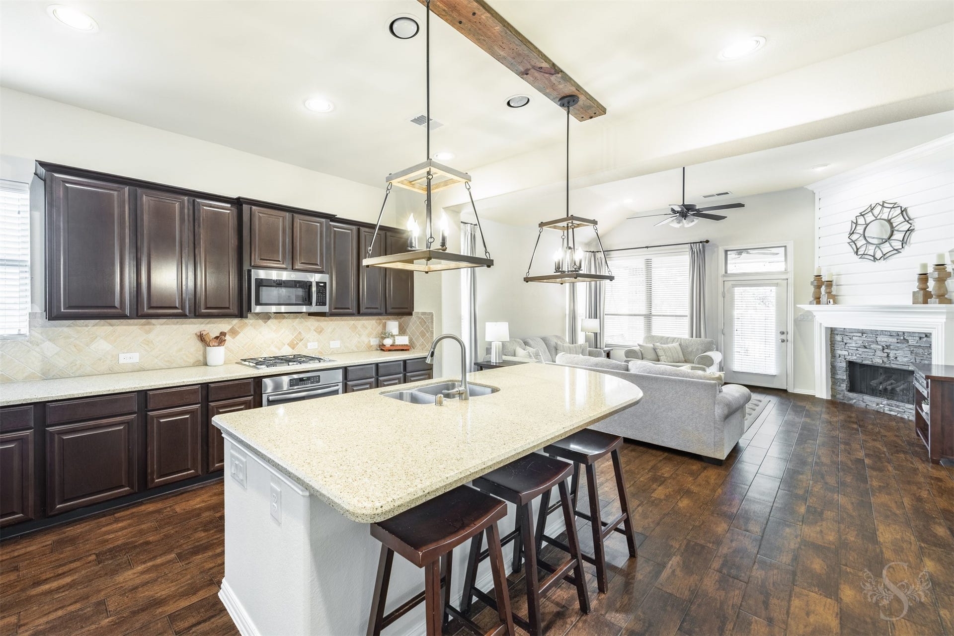 6003 Hedgepark Drive, Richmond, TX 77407 Photos include both previously furnished rooms and the homes current vacant condition to help buyers visualize the space and layout.