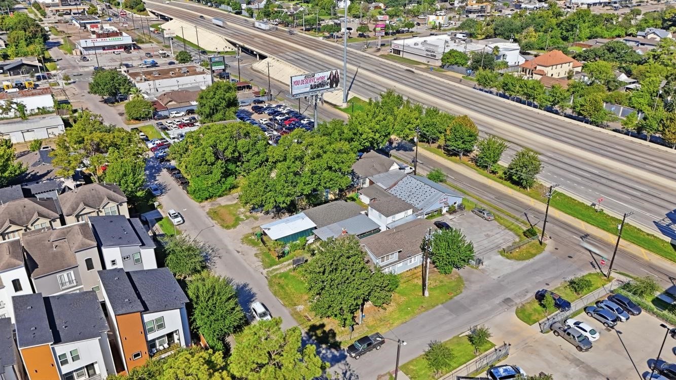 2809 Lawrence St, Houston, TX 77008