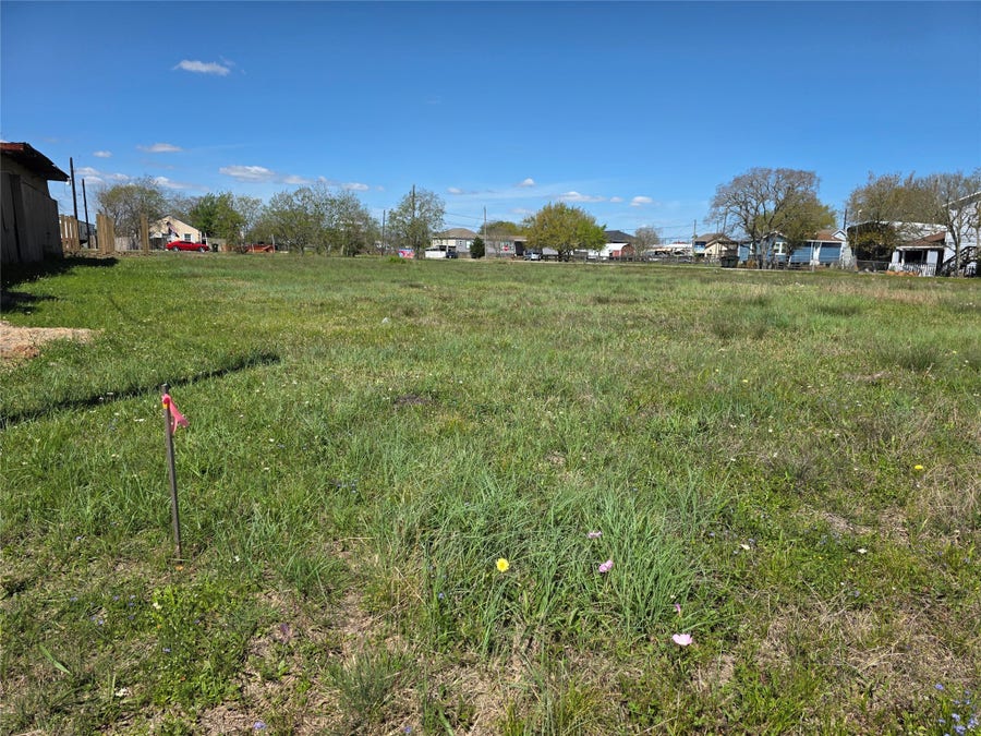 Property photo for 308 20th Street, Dickinson, TX