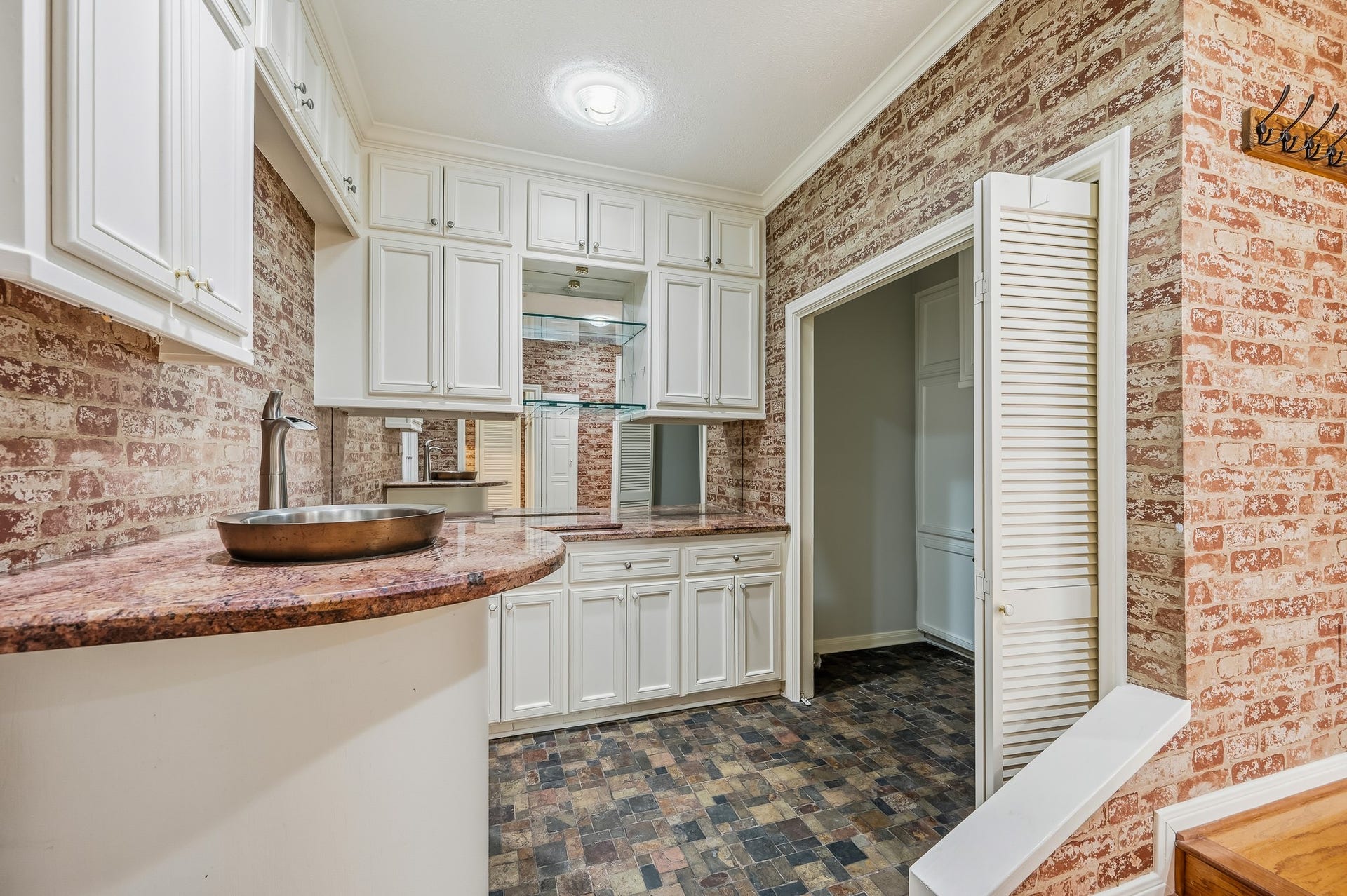 2111 N Galveston Avenue, Pearland, TX 77581 2111 N Galveston Avenue, Pearland, TX 77581