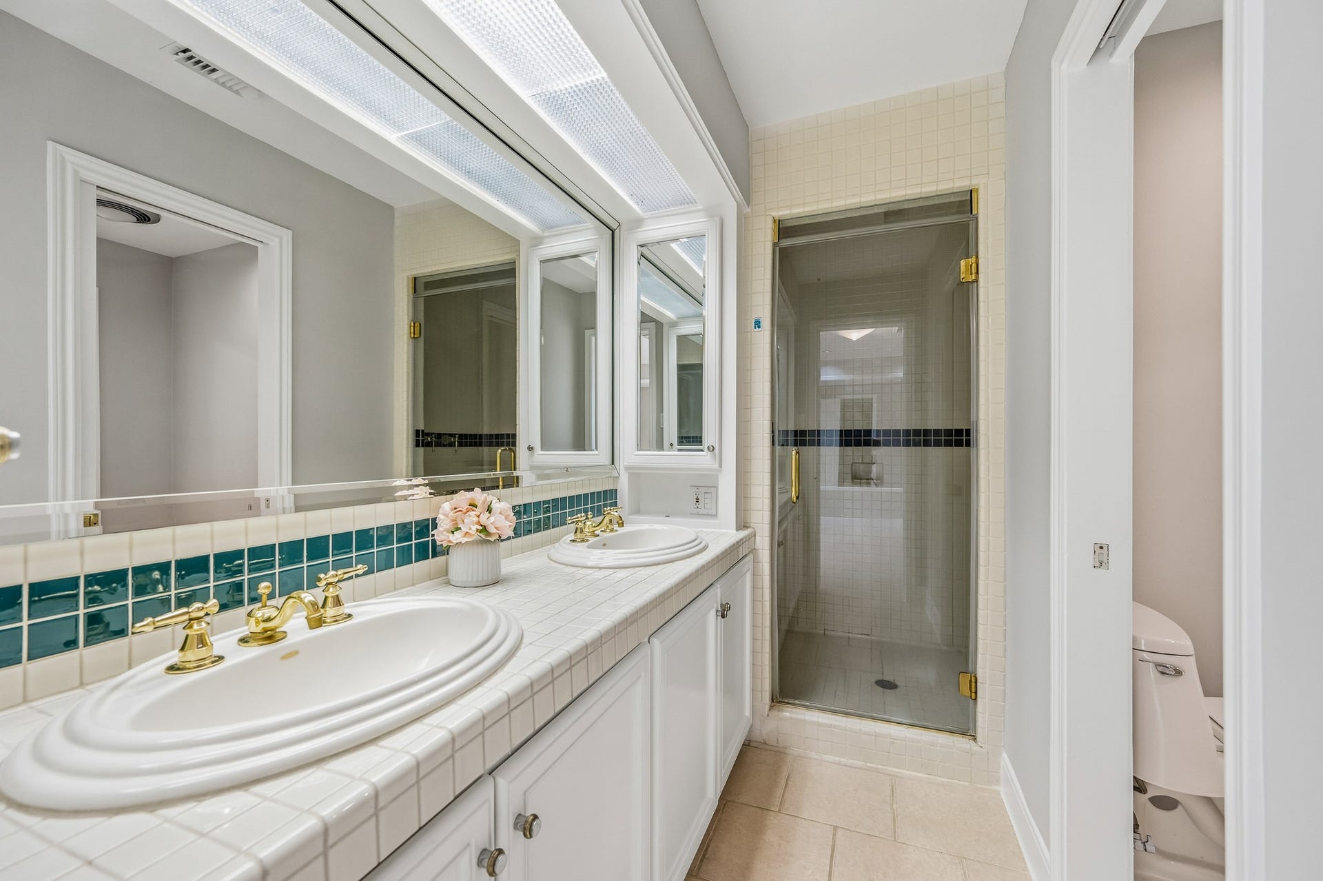 2111 N Galveston Avenue, Pearland, TX 77581 2111 N Galveston Avenue, Pearland, TX 77581