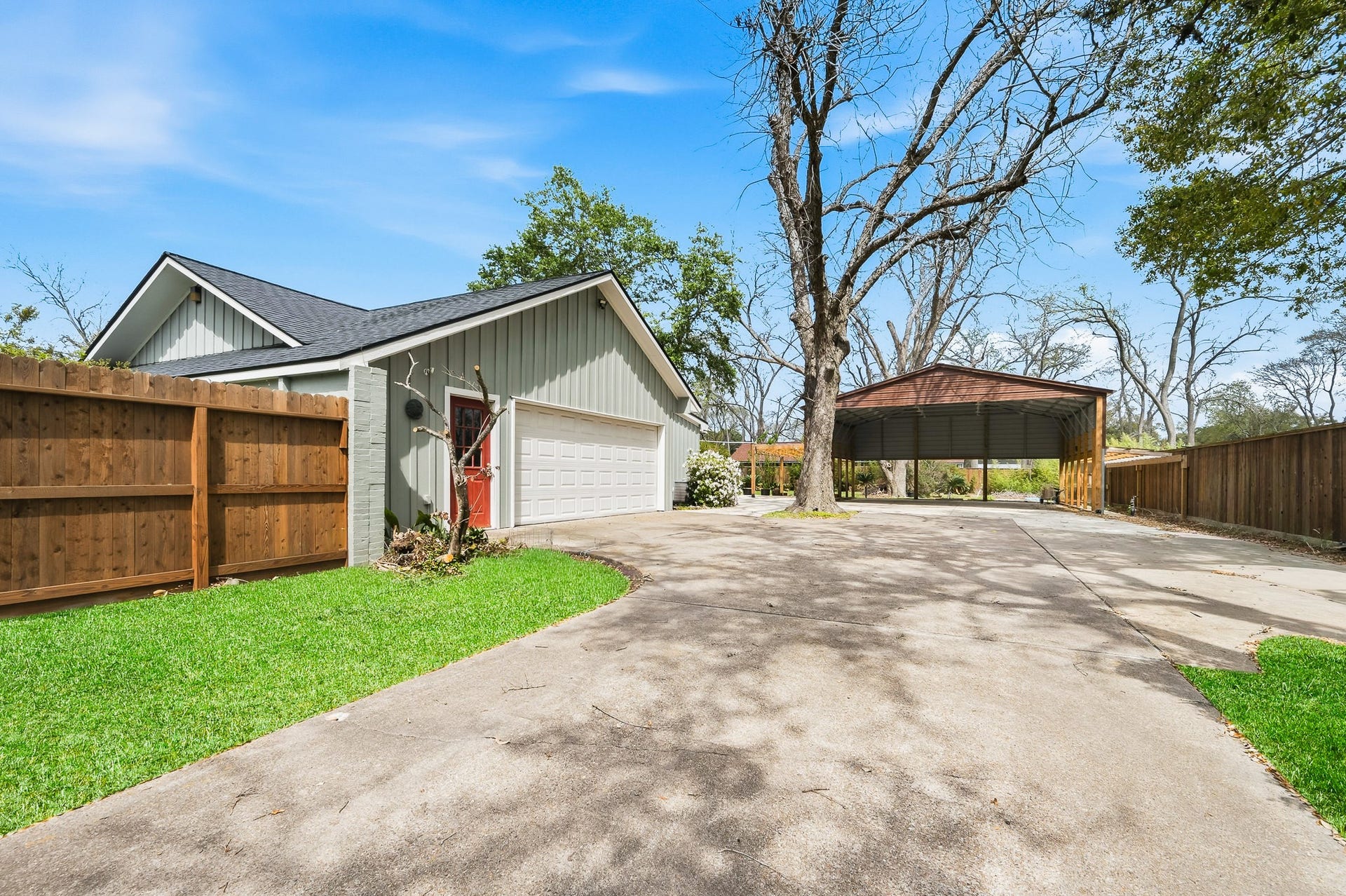 2111 N Galveston Avenue, Pearland, TX 77581 2111 N Galveston Avenue, Pearland, TX 77581